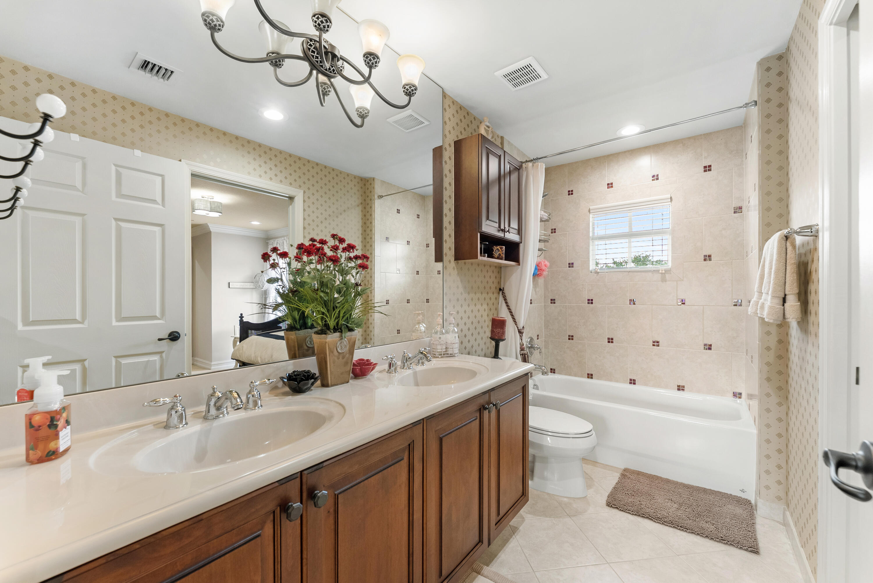 11790 Foxbriar Lake Trail