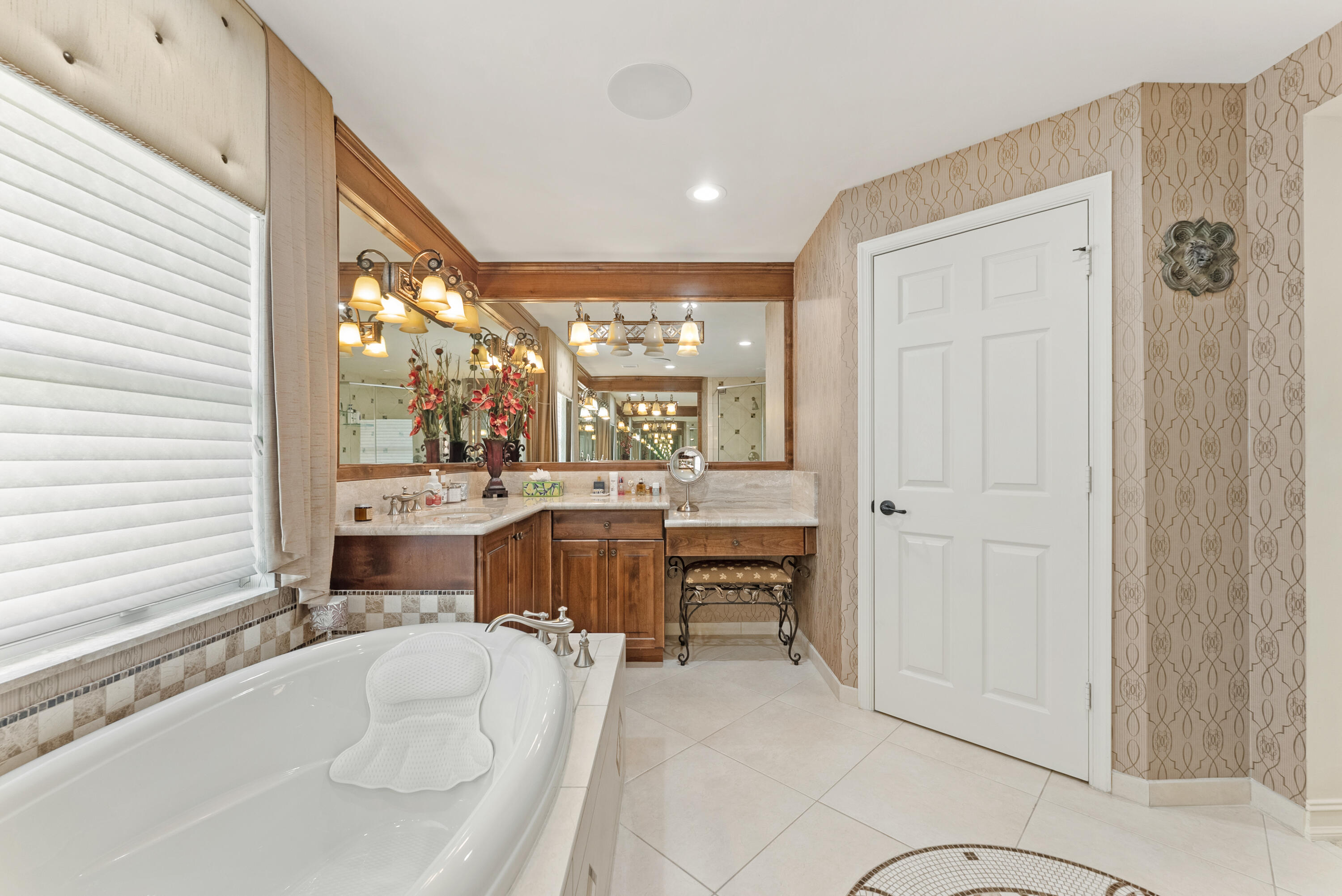 11790 Foxbriar Lake Trail