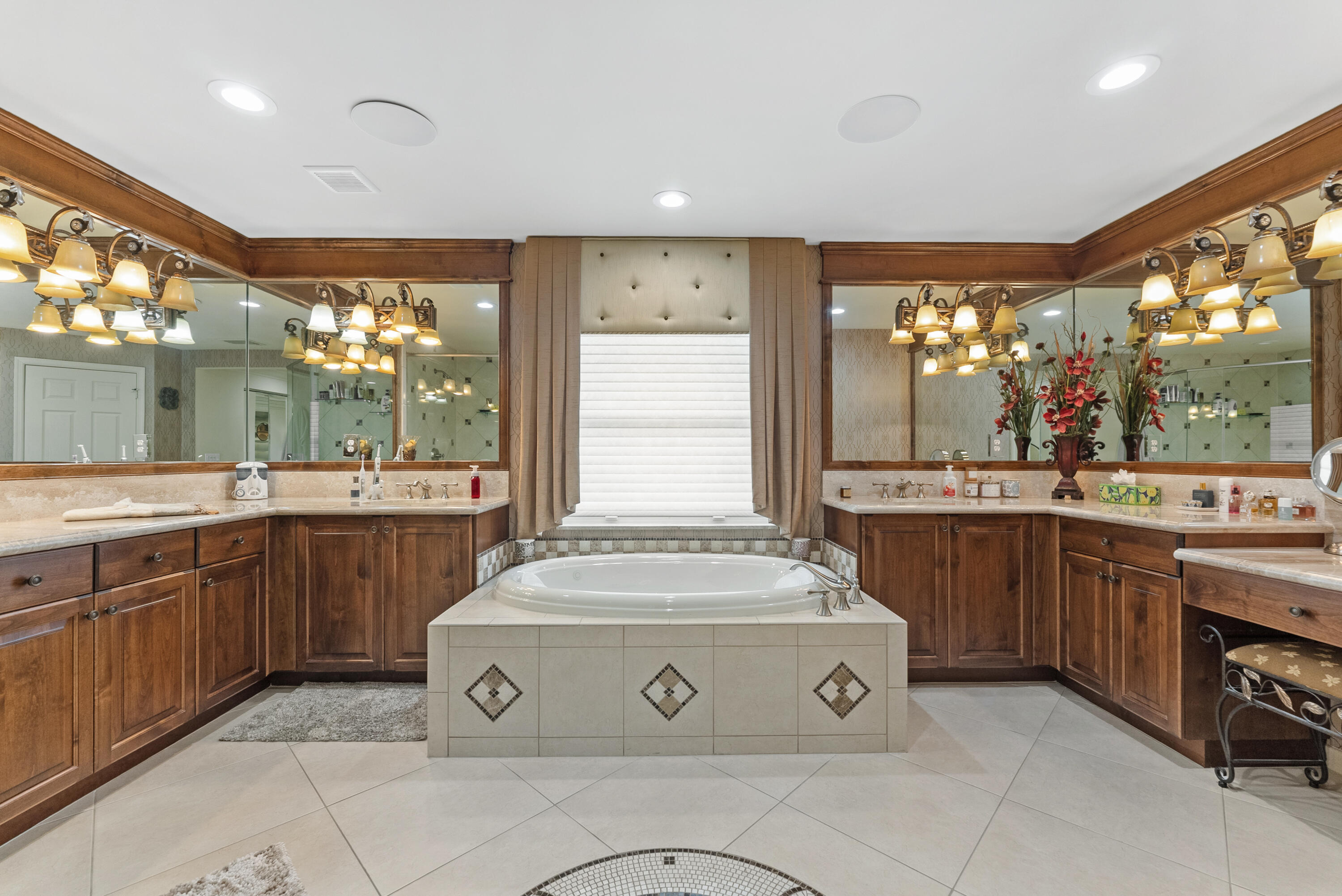 11790 Foxbriar Lake Trail