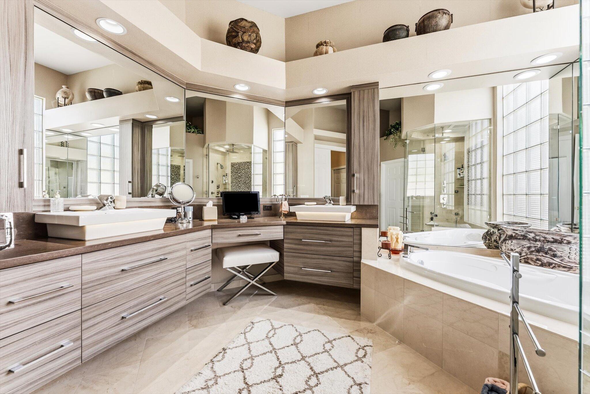 6533 Somerset Circle