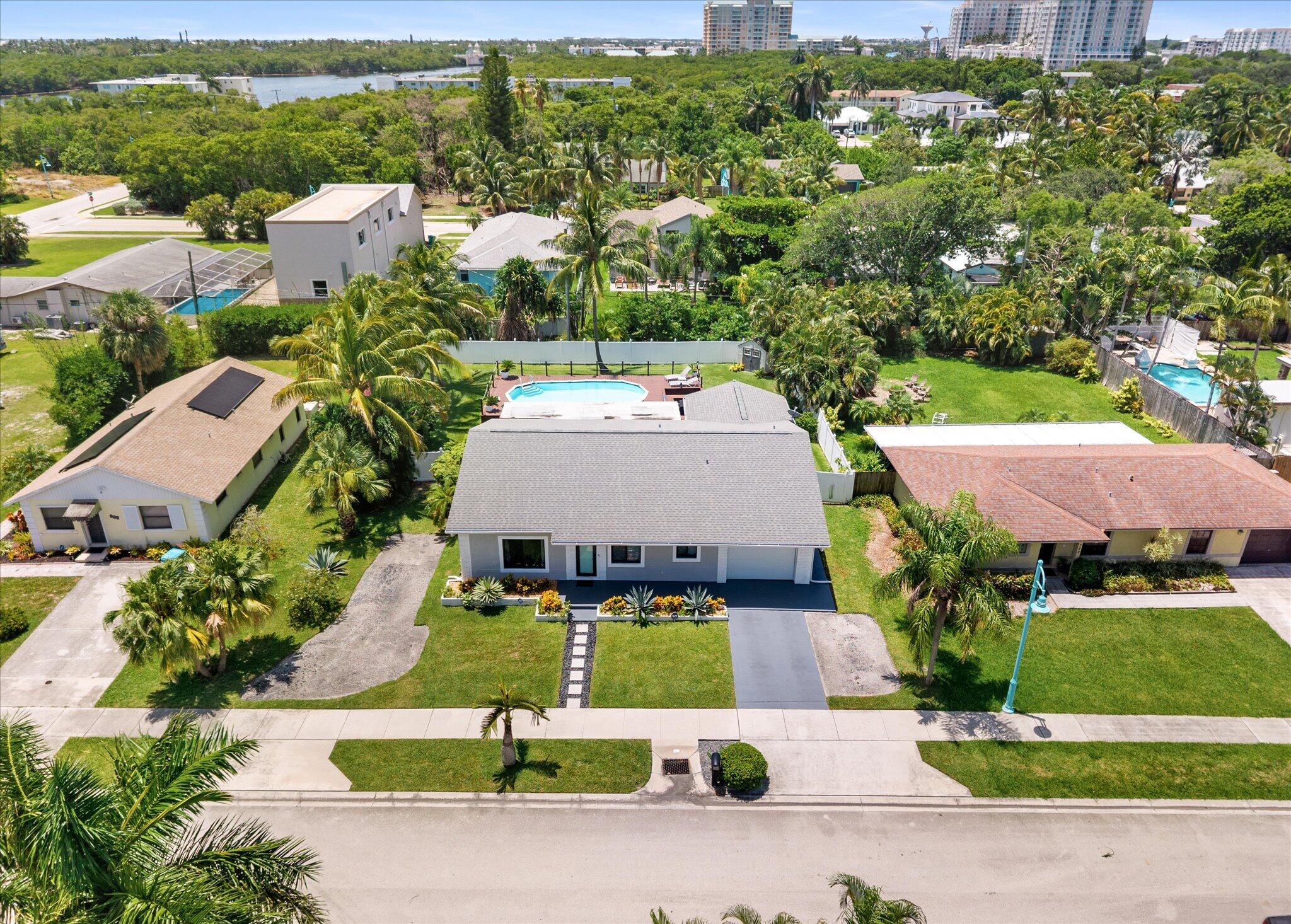 728 NE 9TH Avenue