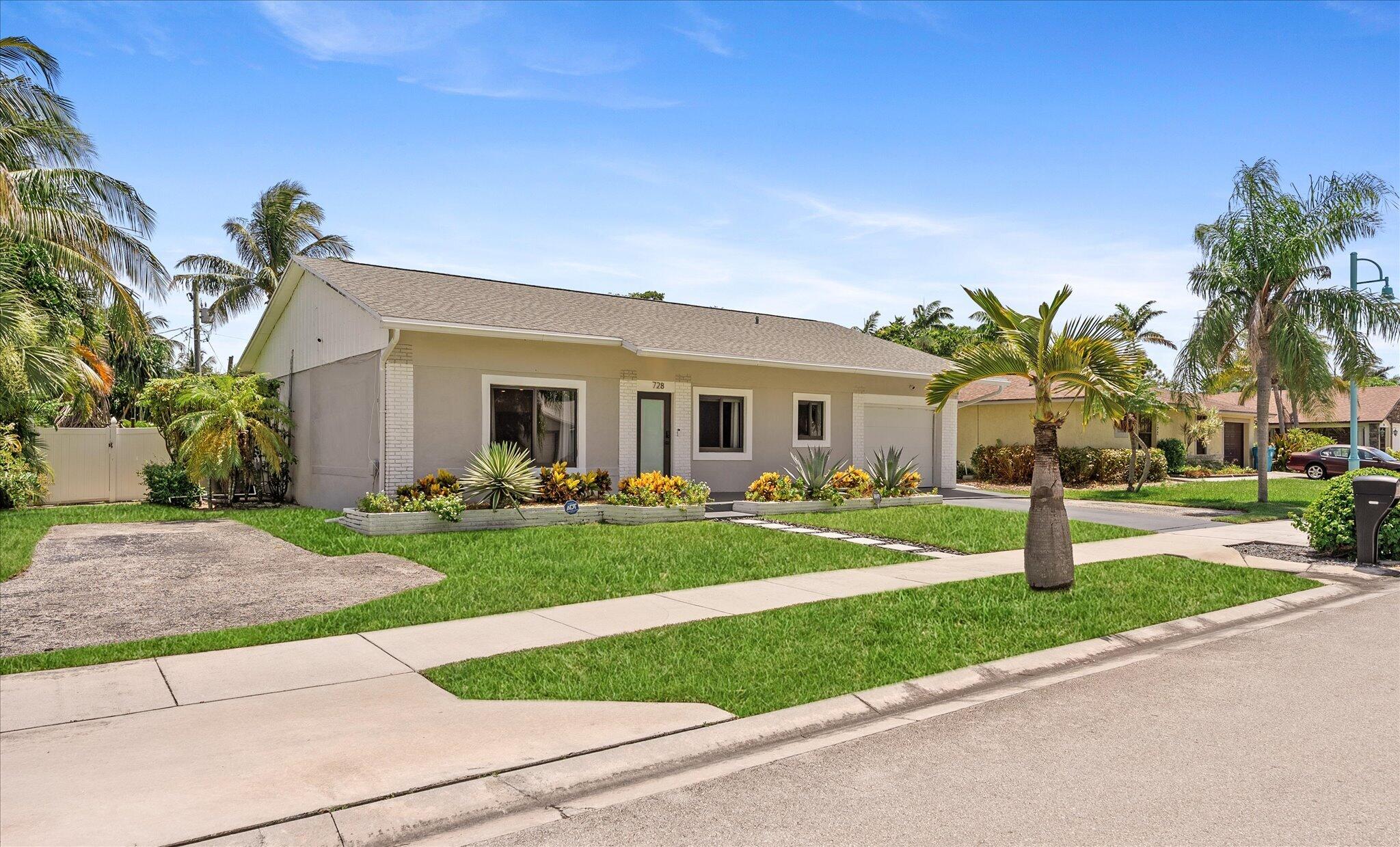 728 NE 9TH Avenue