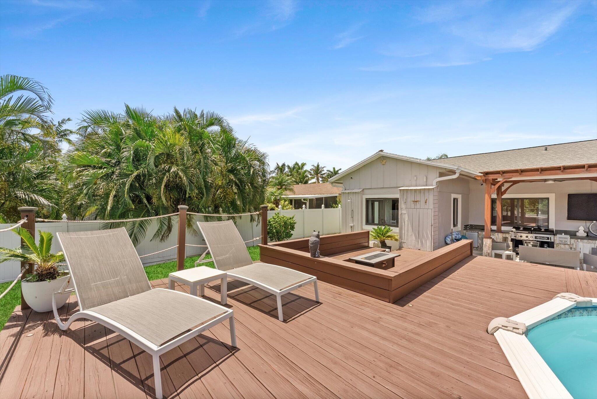 728 NE 9TH Avenue