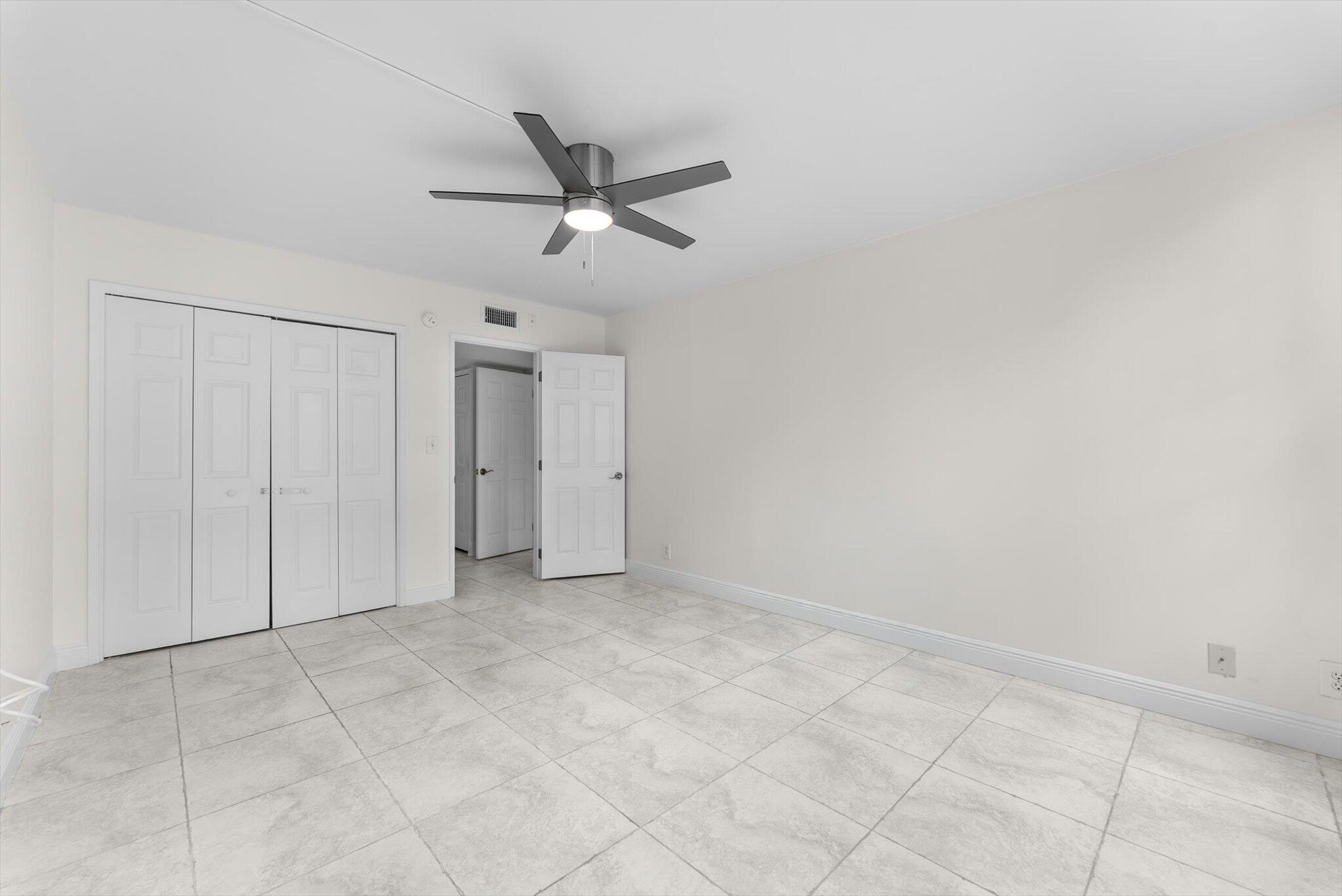 4240 OAKS Terrace 103