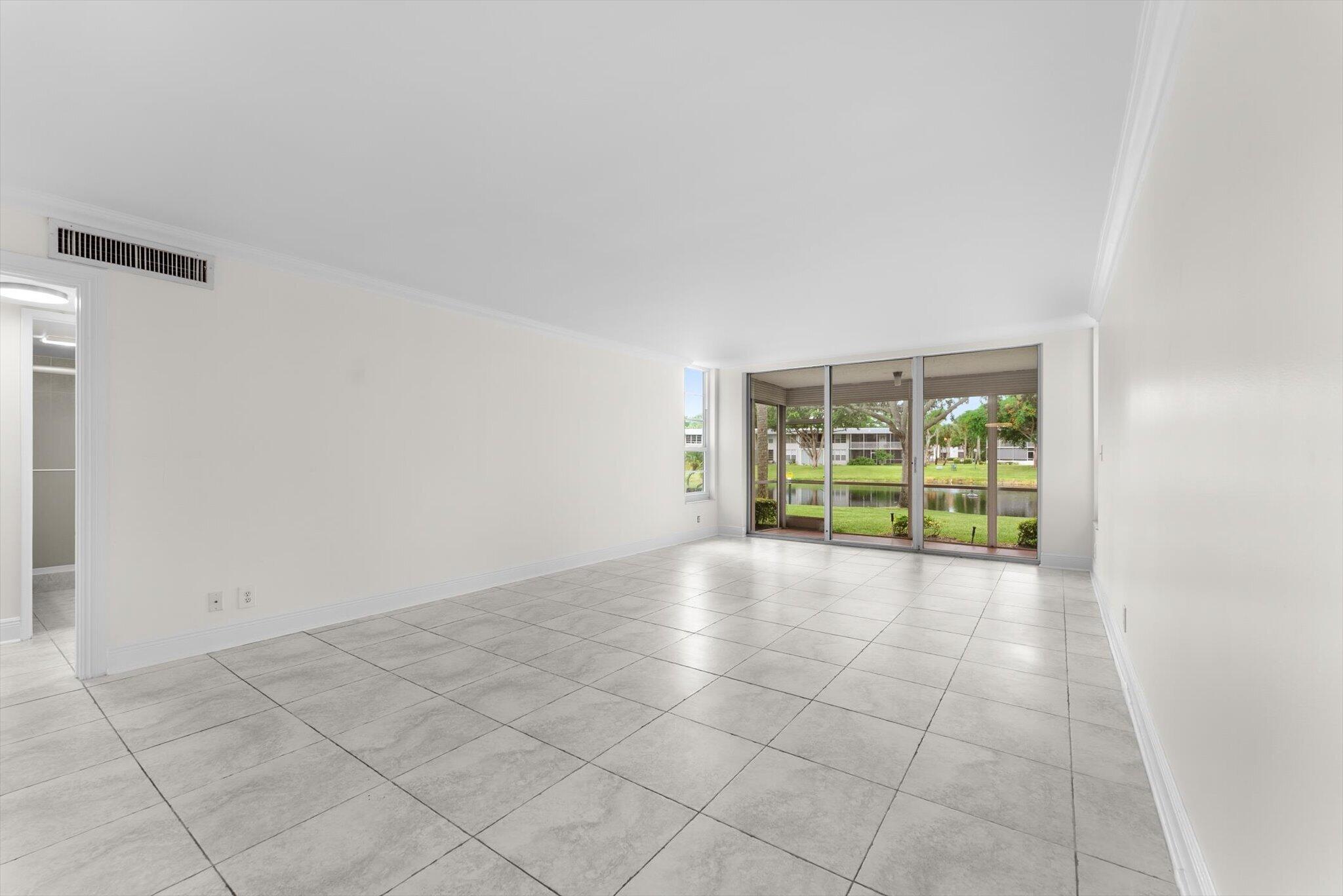 4240 OAKS Terrace 103