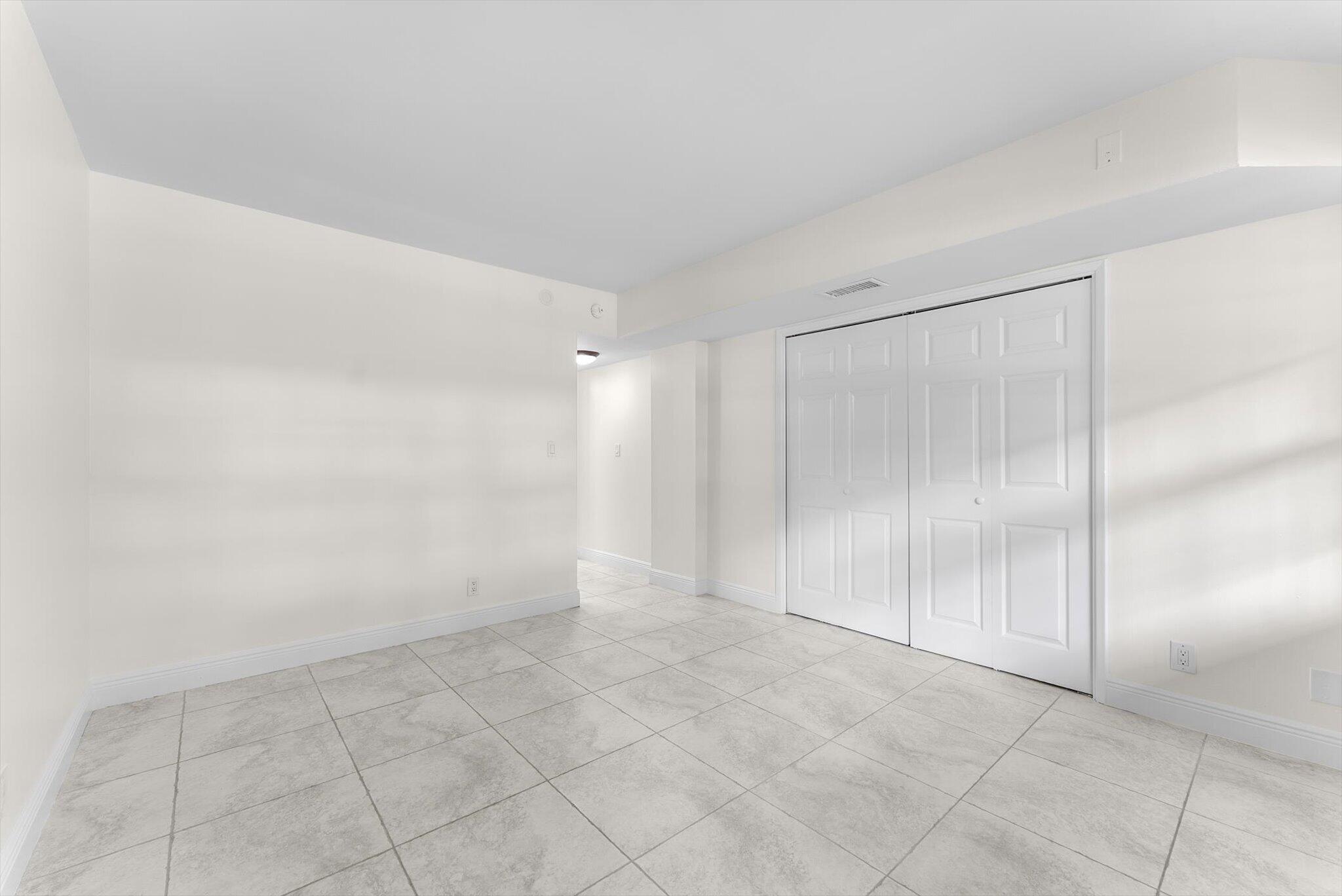 4240 OAKS Terrace 103
