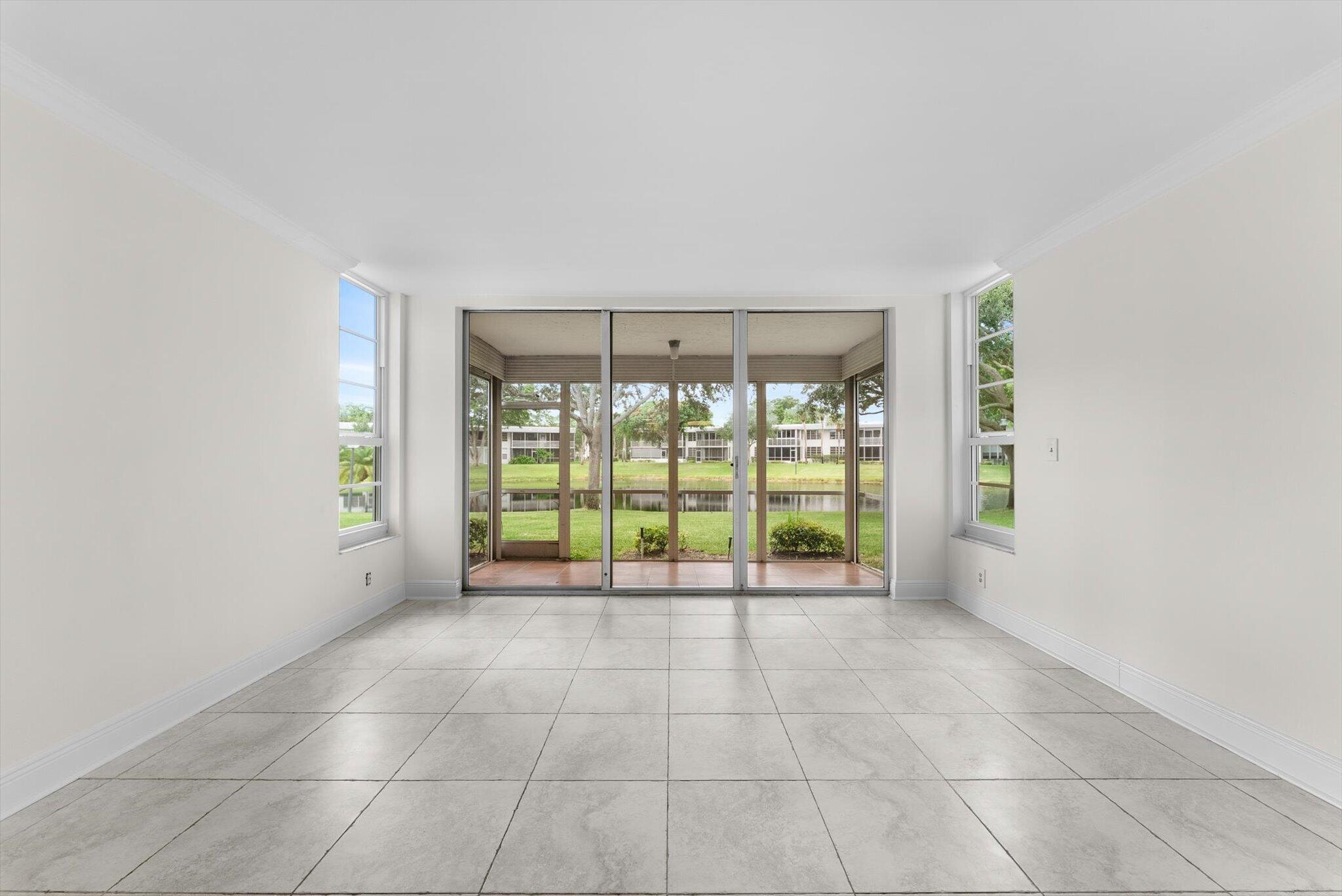 4240 OAKS Terrace 103