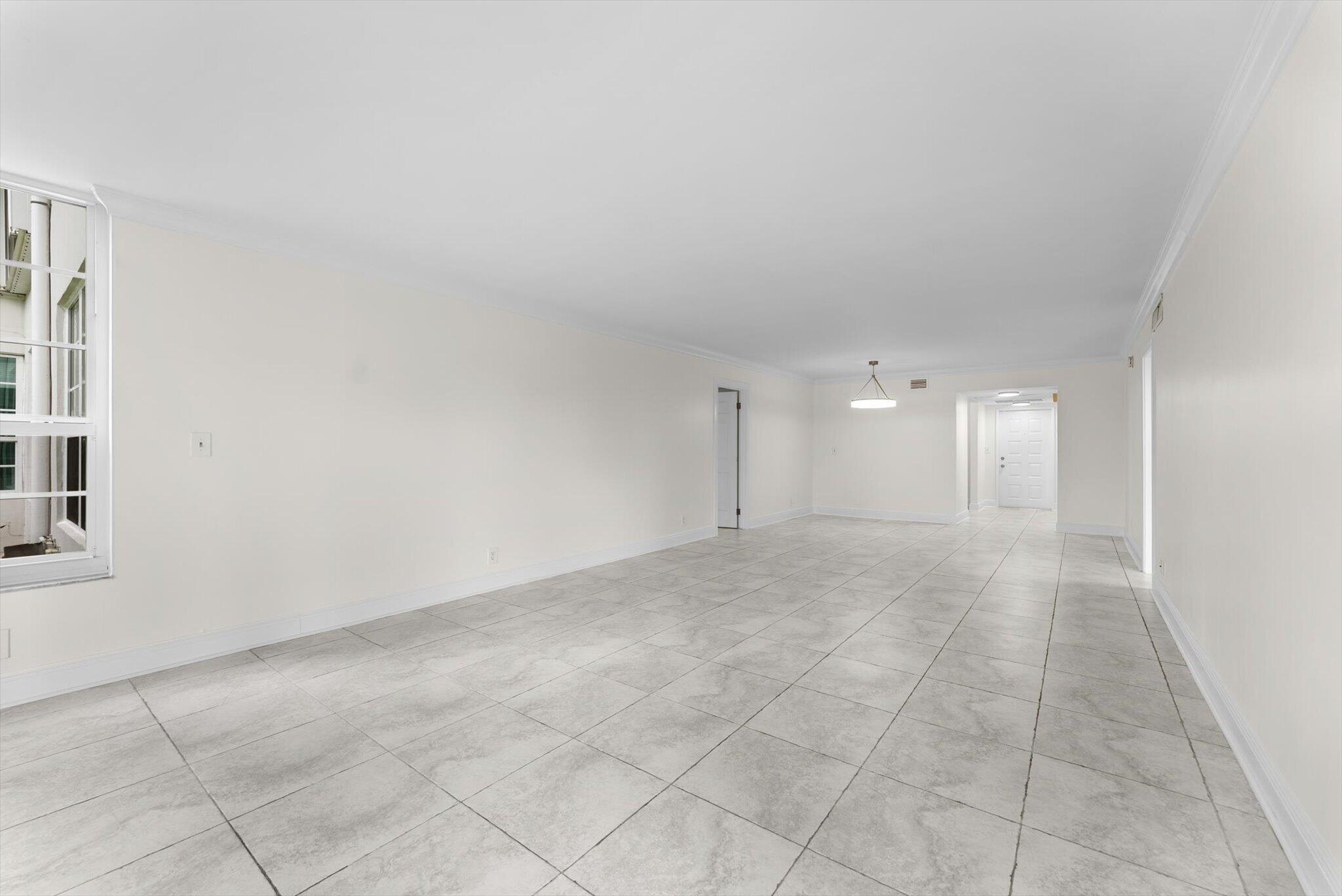 4240 OAKS Terrace 103