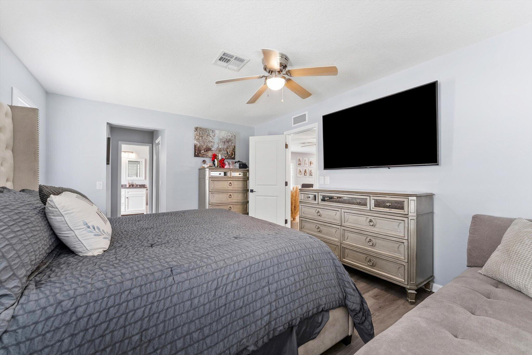 2569 SW 14th Court