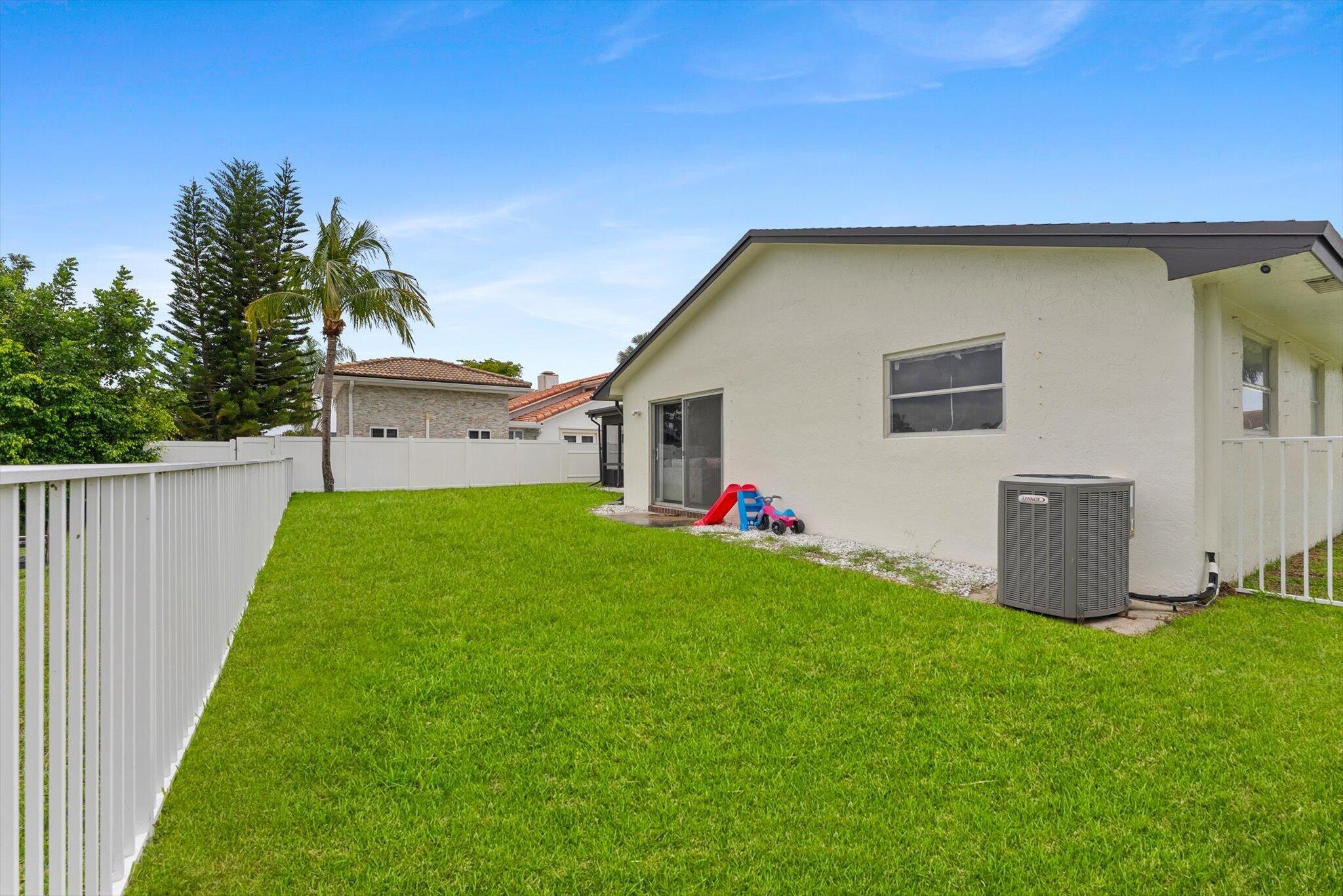 2569 SW 14th Court