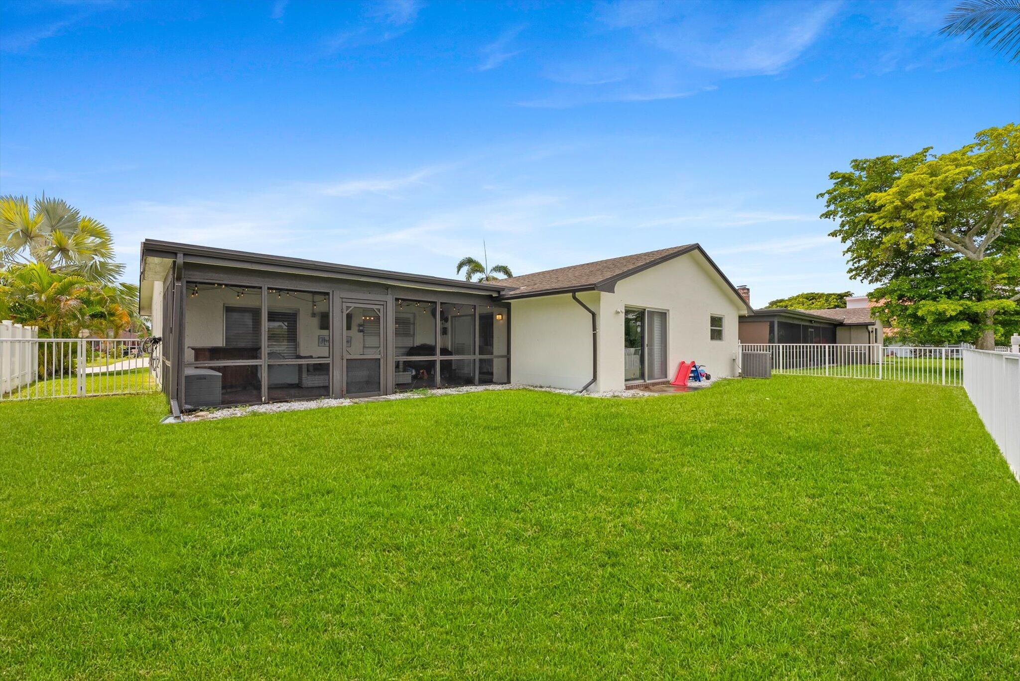 2569 SW 14th Court