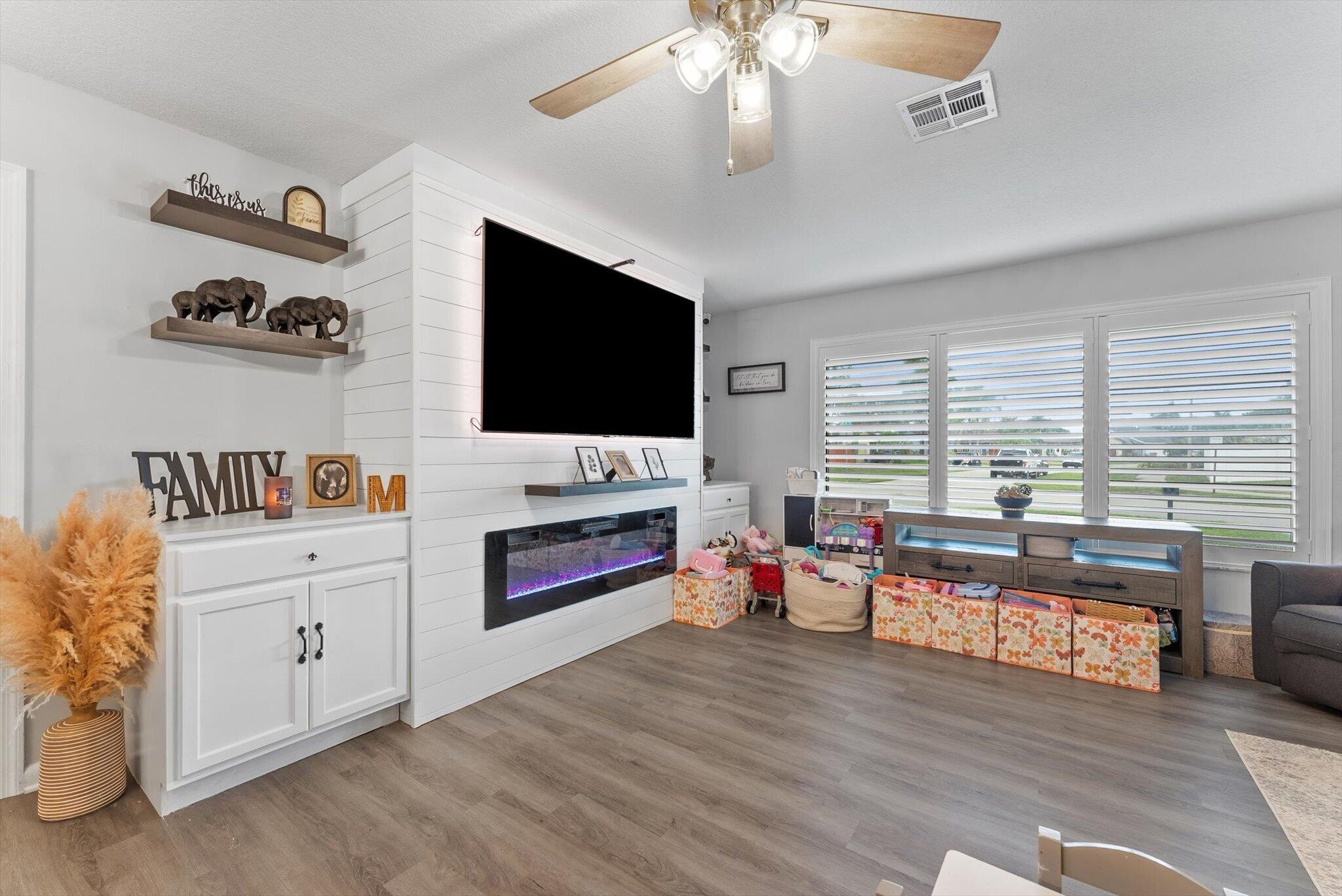 2569 SW 14th Court
