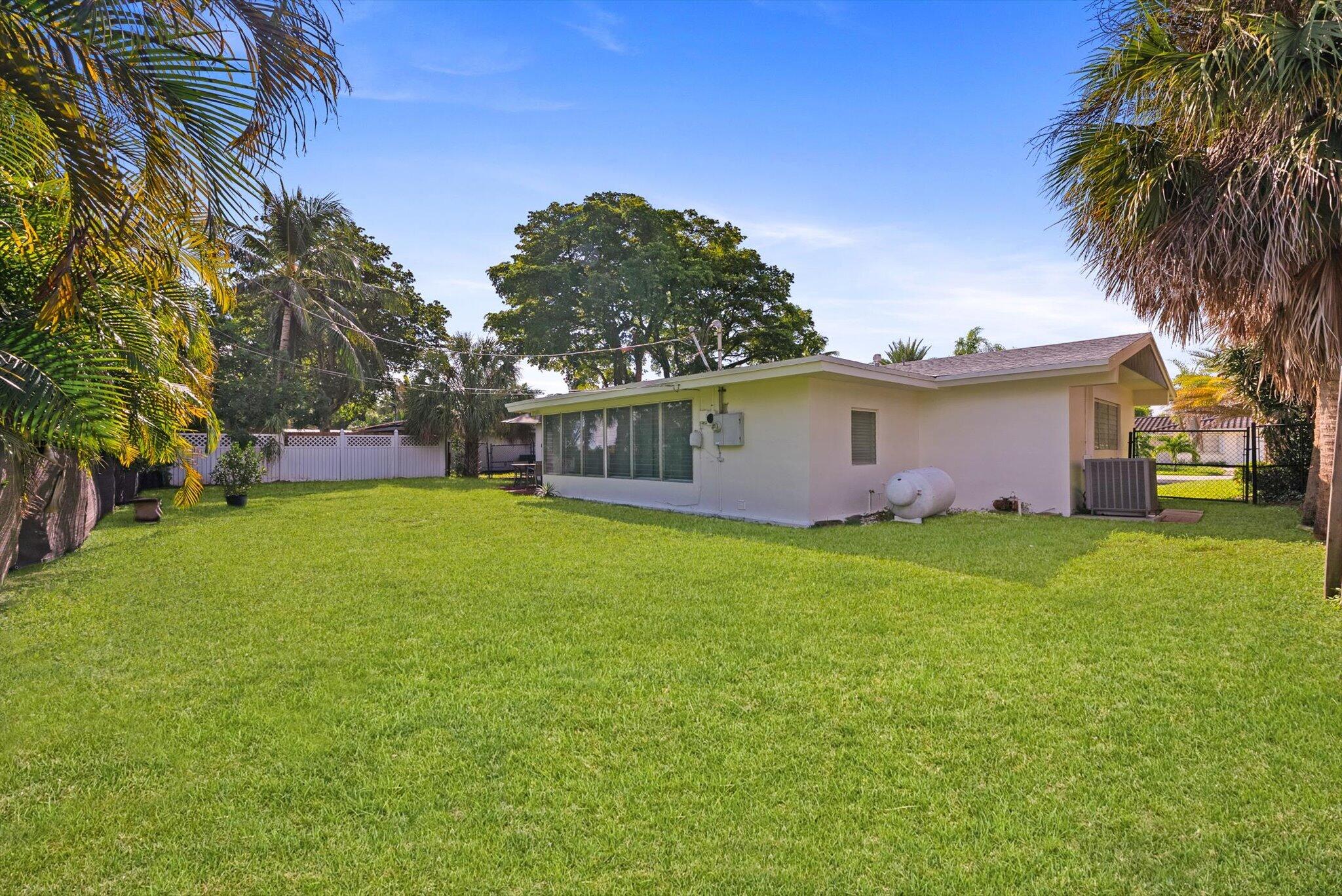 1341 SE 4th Court