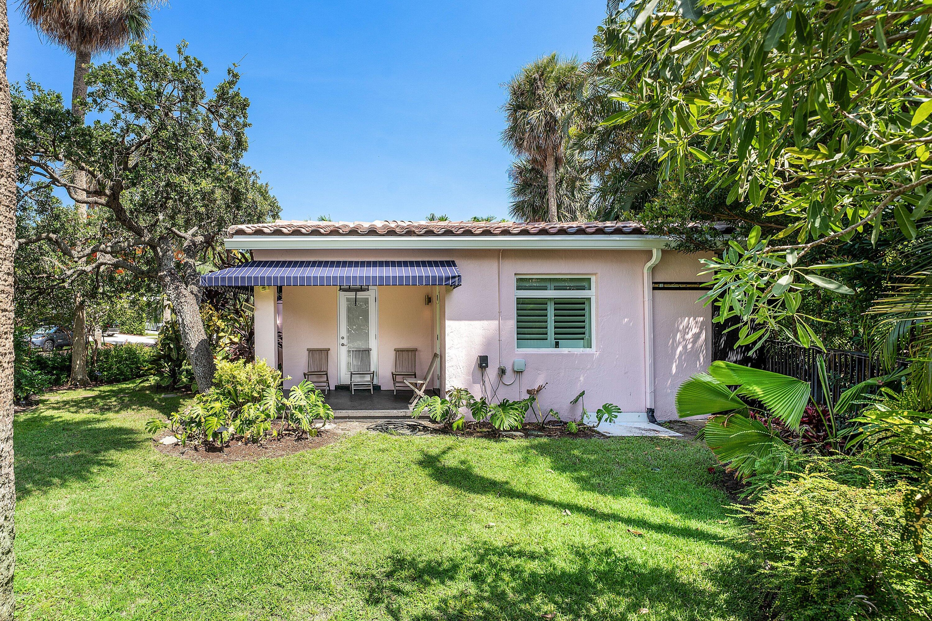 742 PARK Drive W