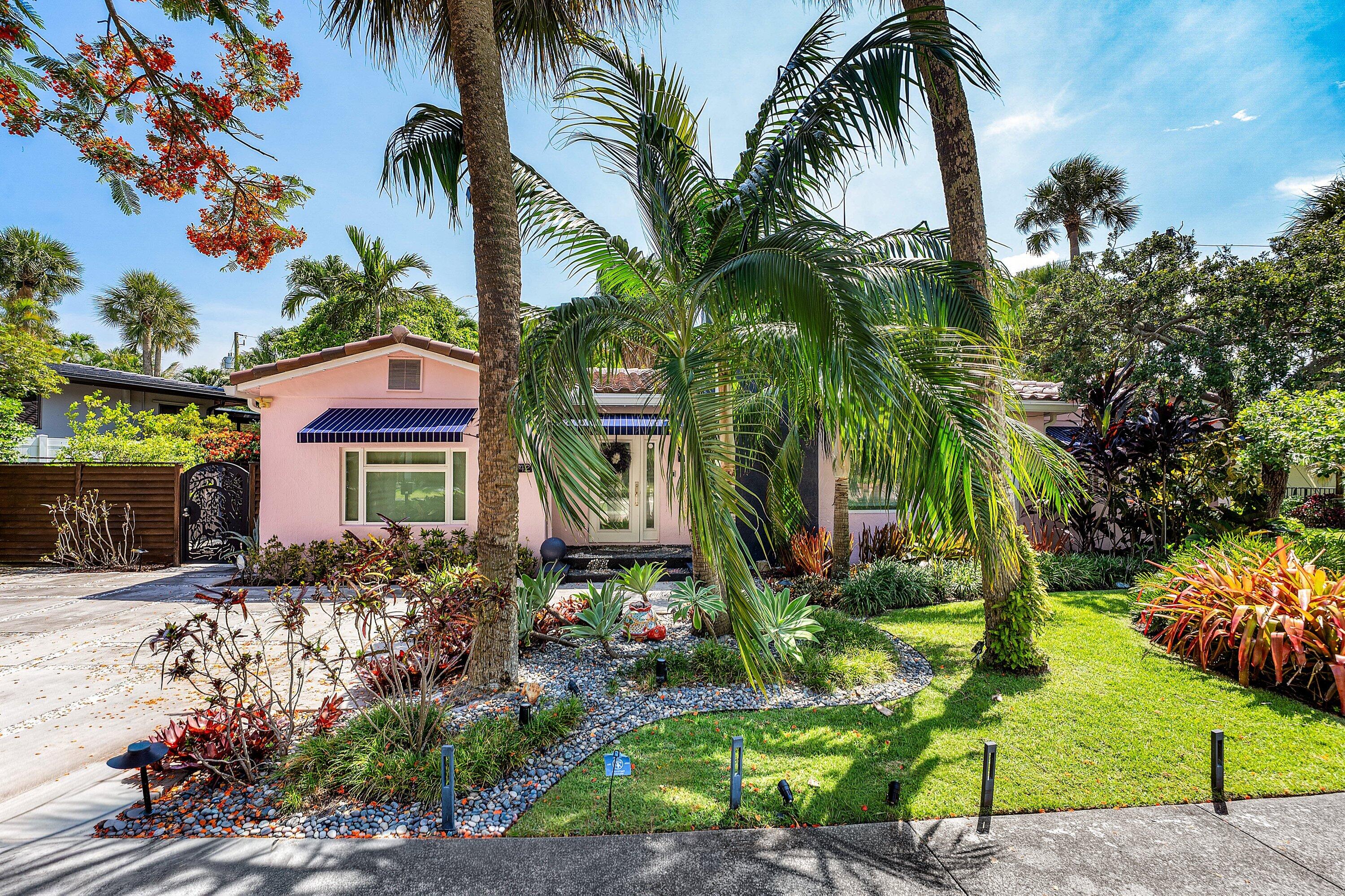 742 PARK Drive W