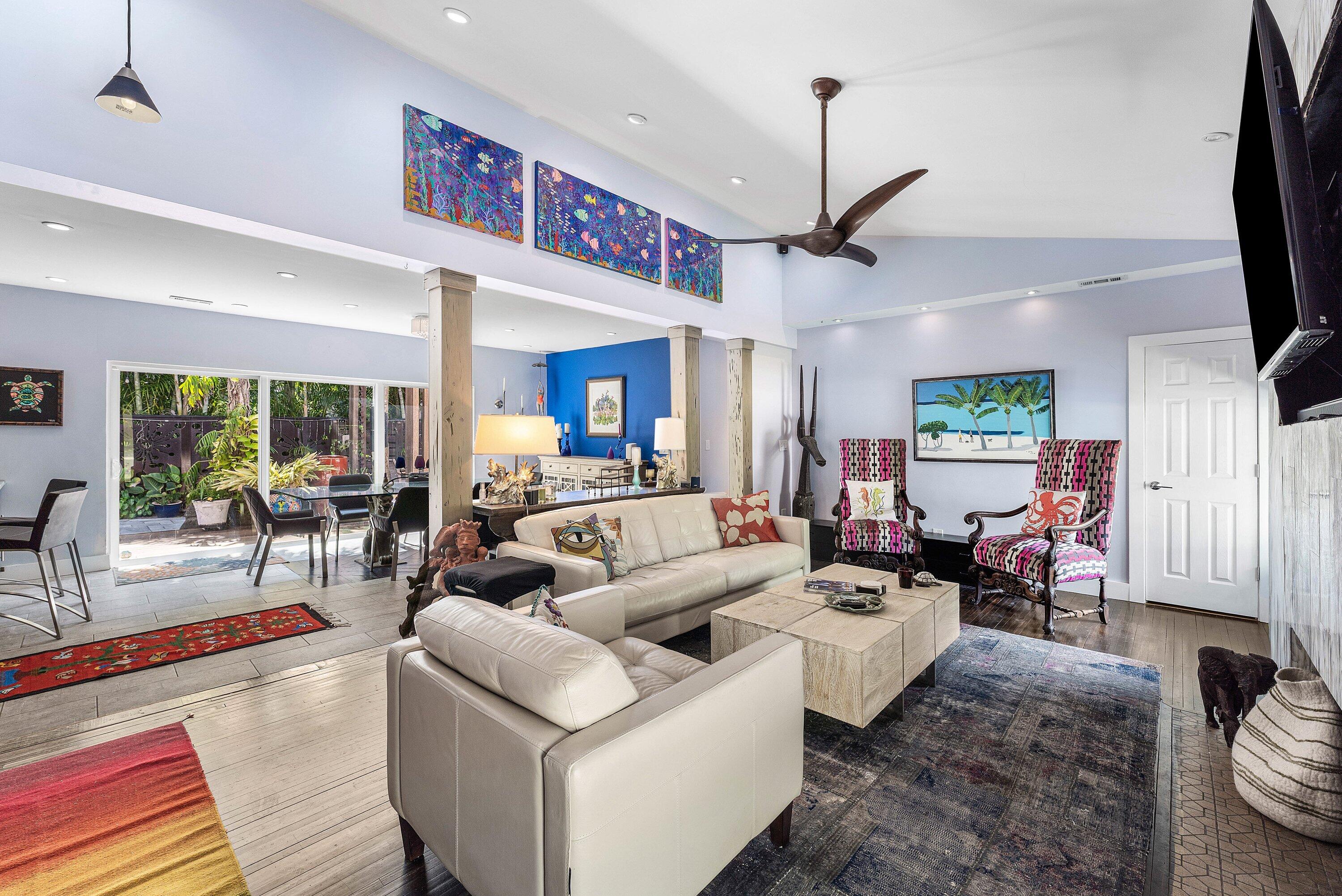 742 PARK Drive W