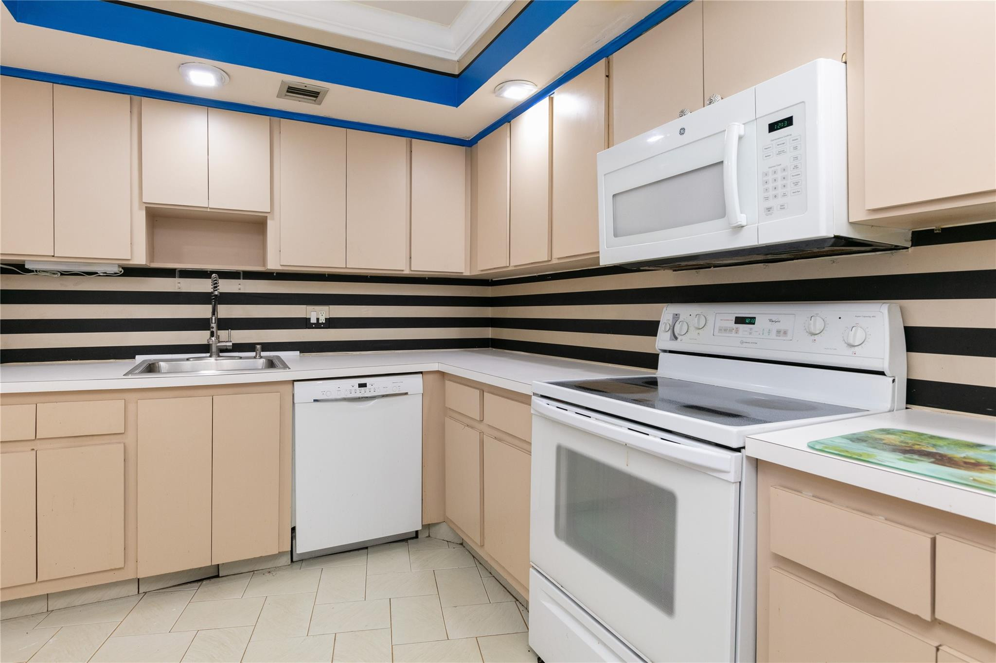 3090 N Course Dr Unit: 908