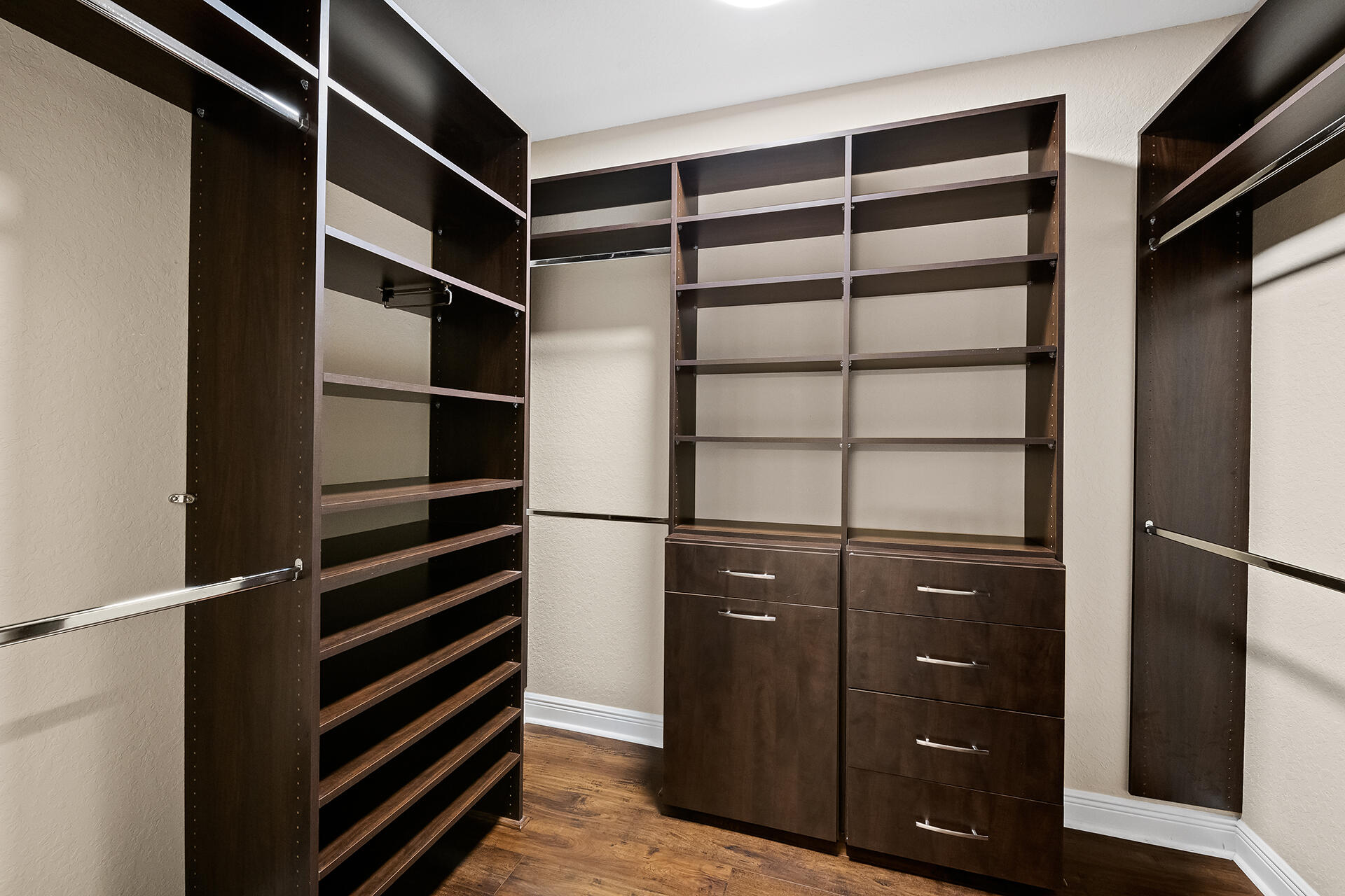 8751 Thornbrook Terrace Point