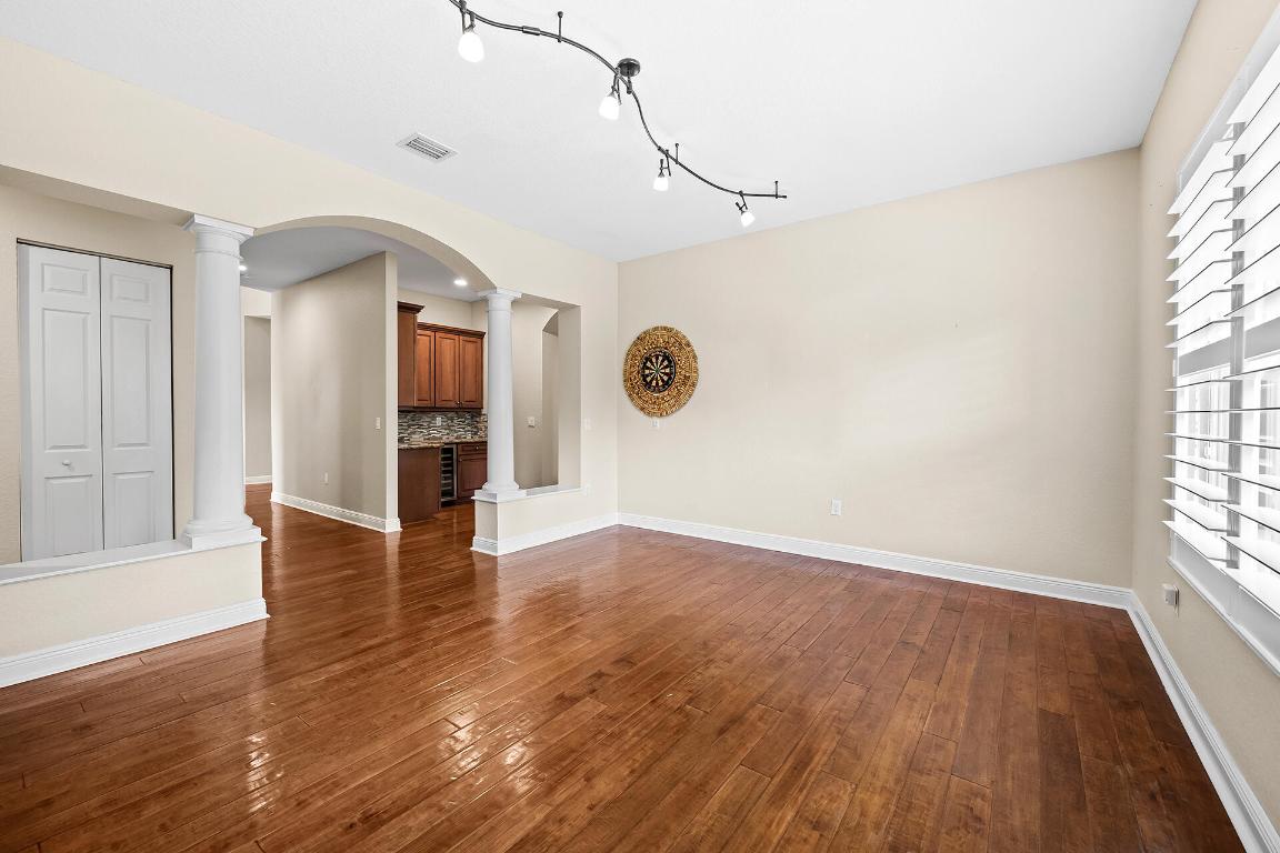 8751 Thornbrook Terrace Point