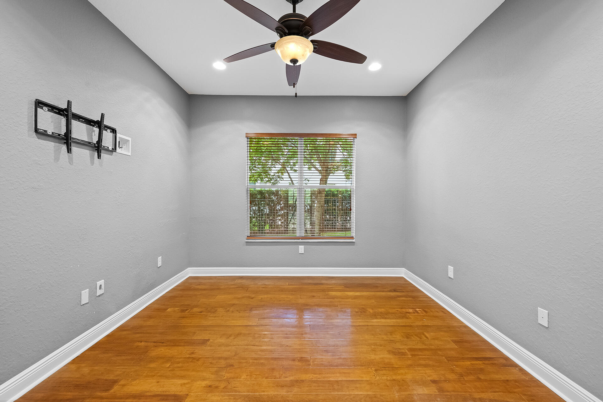 8751 Thornbrook Terrace Point