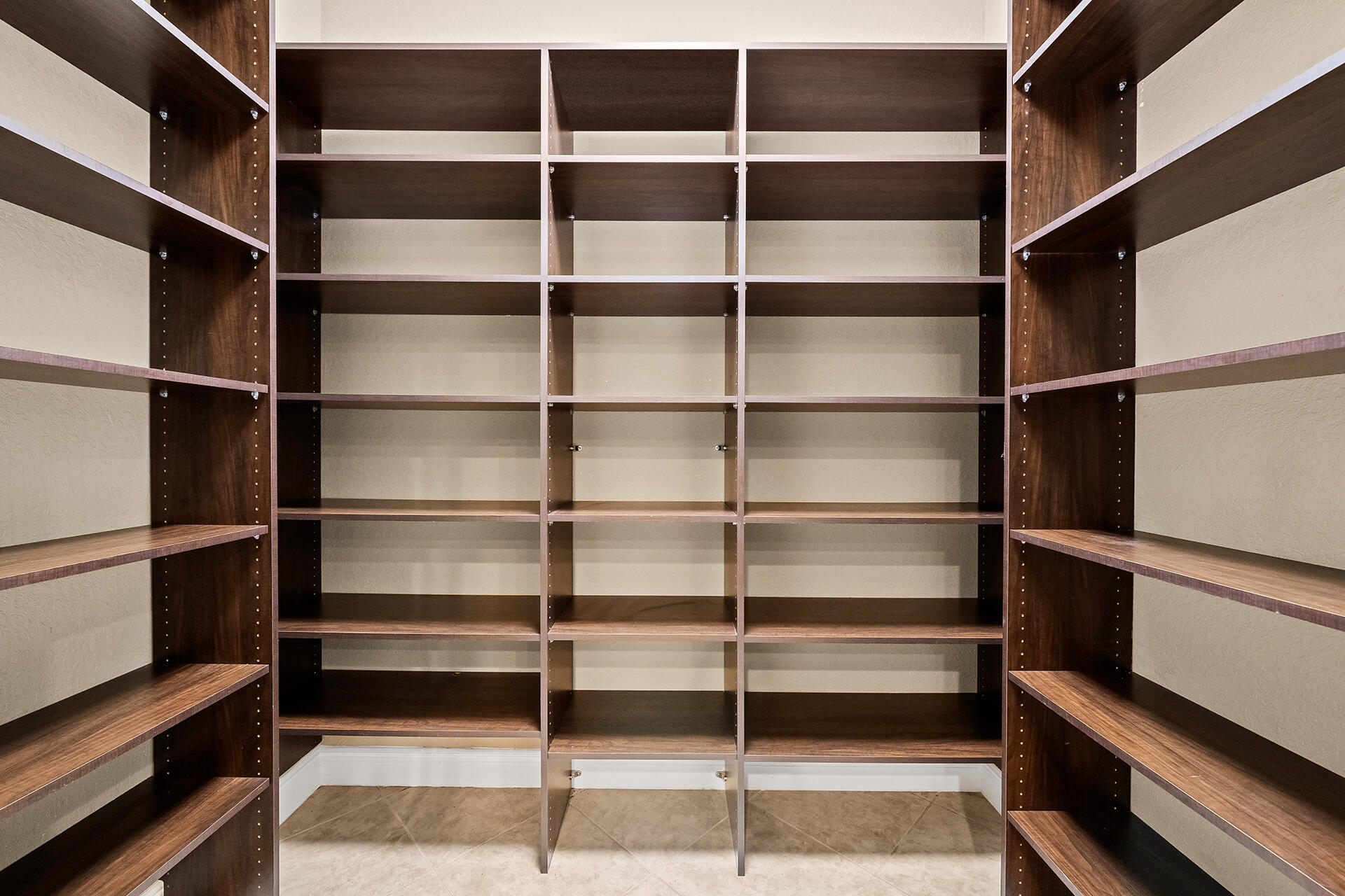 8751 Thornbrook Terrace Point