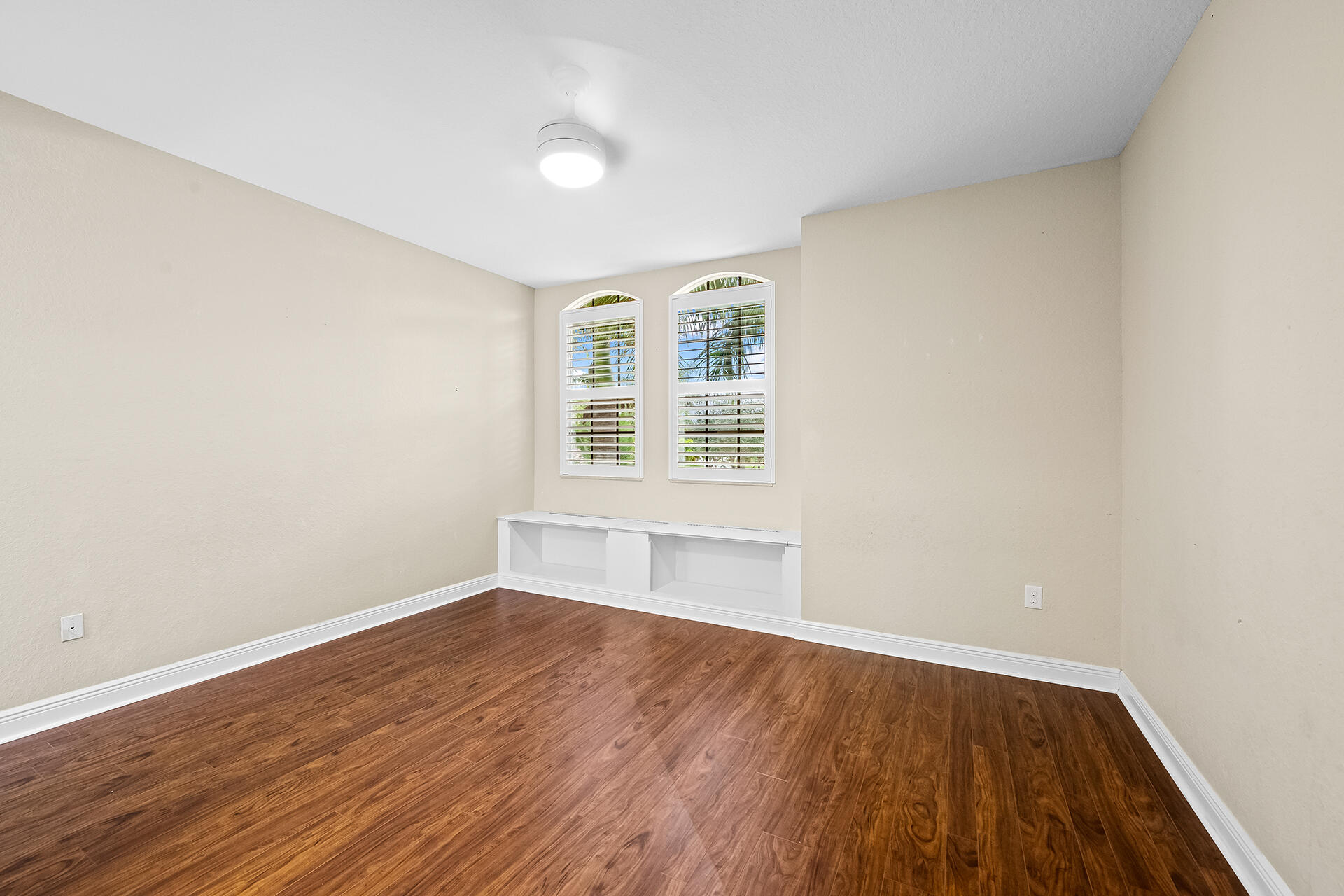 8751 Thornbrook Terrace Point