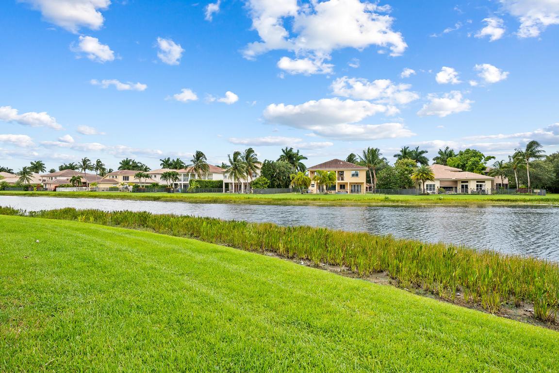 8751 Thornbrook Terrace Point