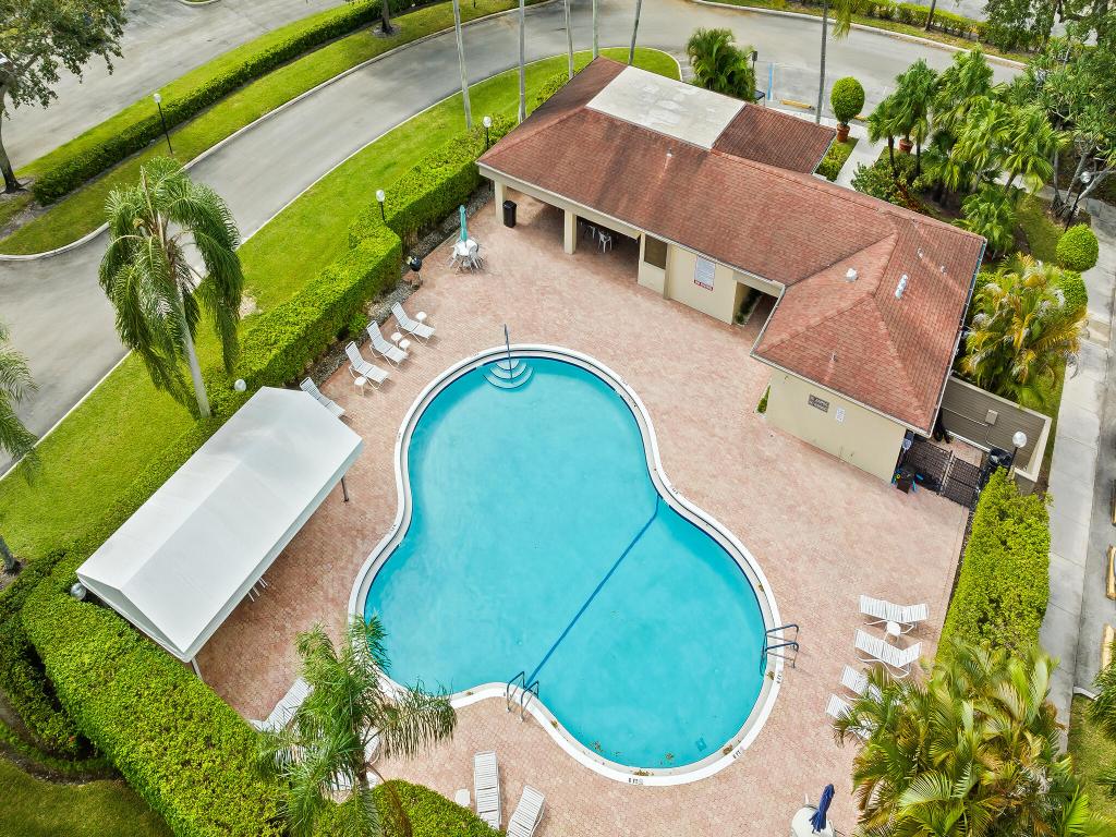 2908 Carambola Circle S Unit: 201