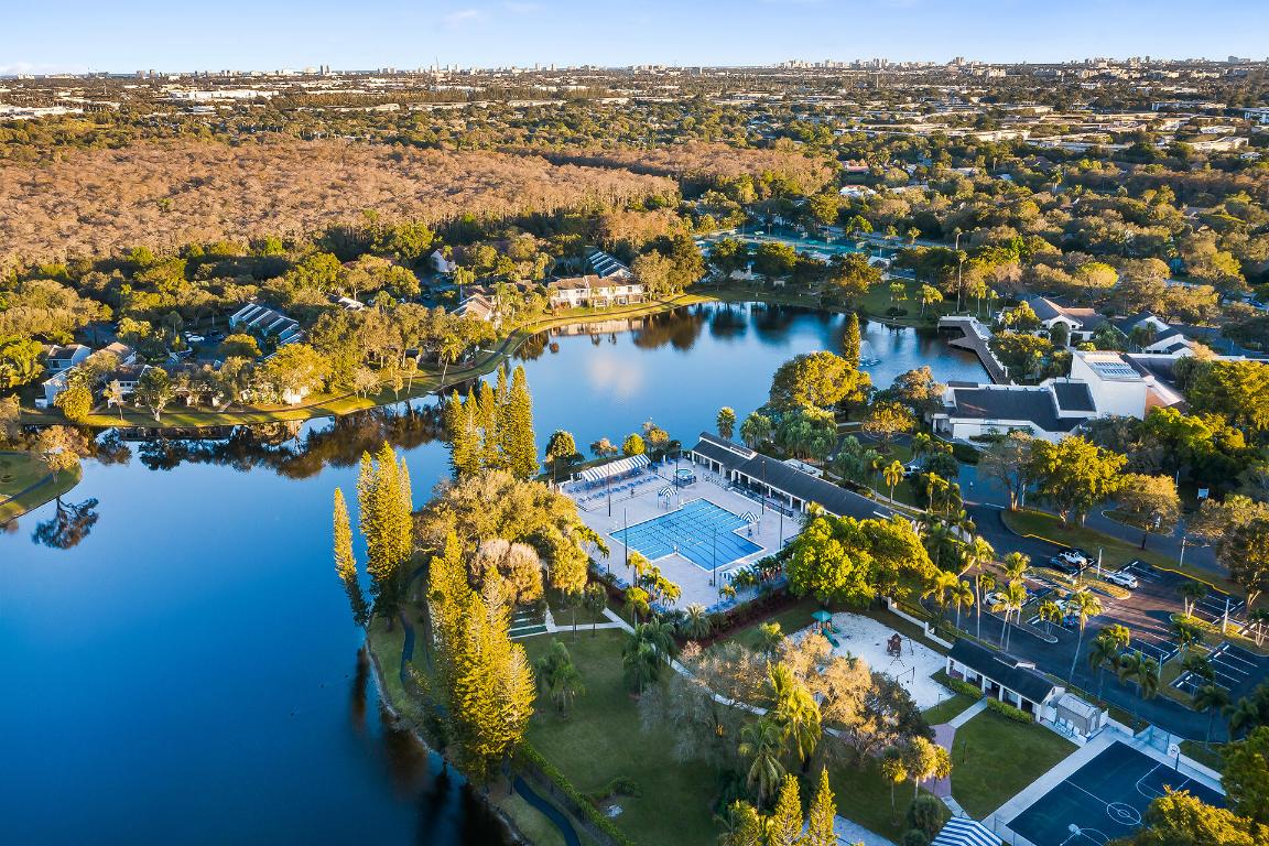 2908 Carambola Circle S Unit: 201