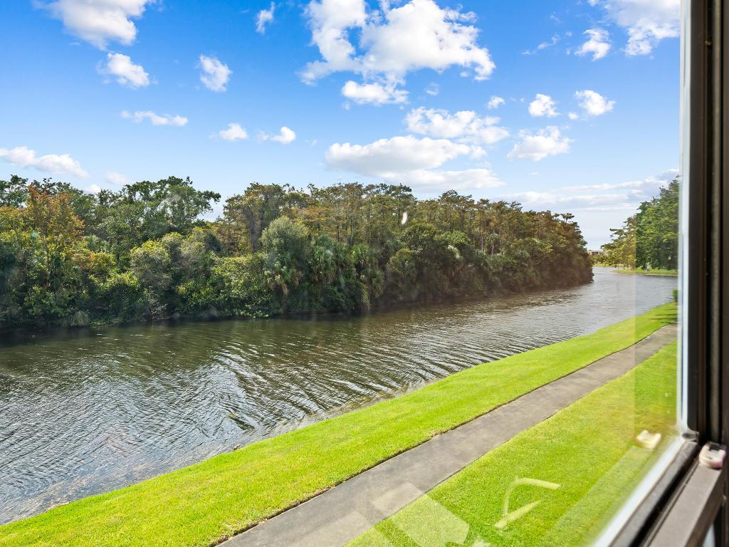 2908 Carambola Circle S Unit: 201