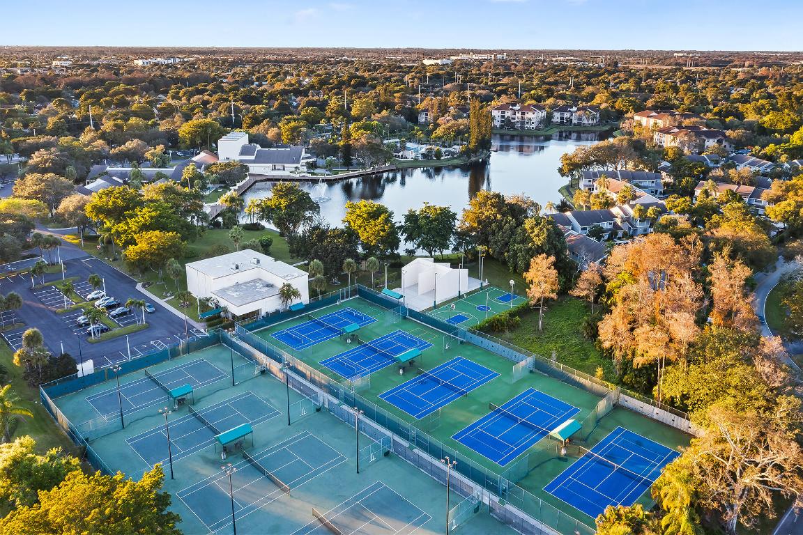 2908 Carambola Circle S Unit: 201