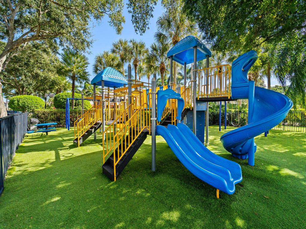 17033 Newport Club Drive 