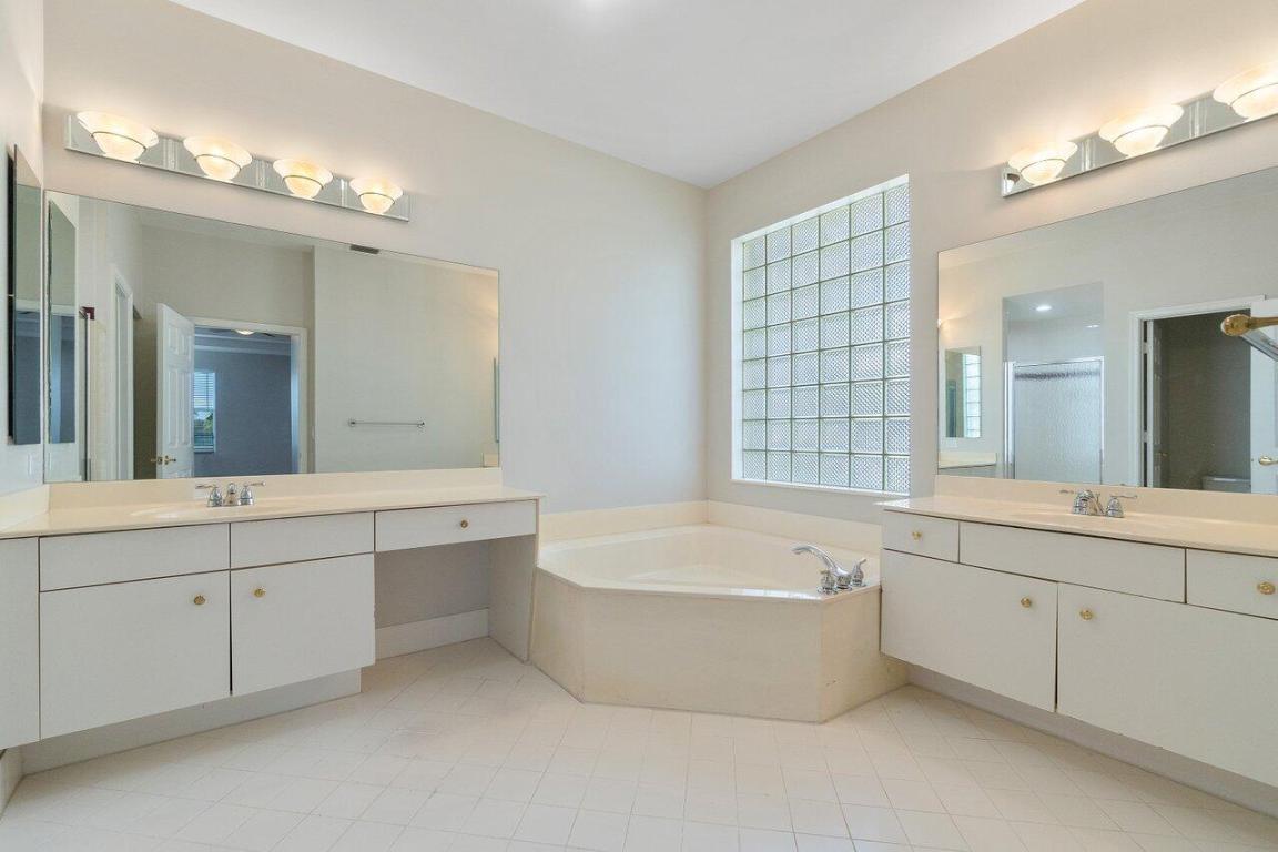 12199 Rockledge Circle