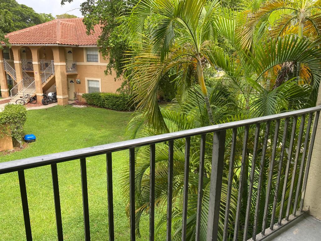 11436 NW 43rd Street Unit: 1-4