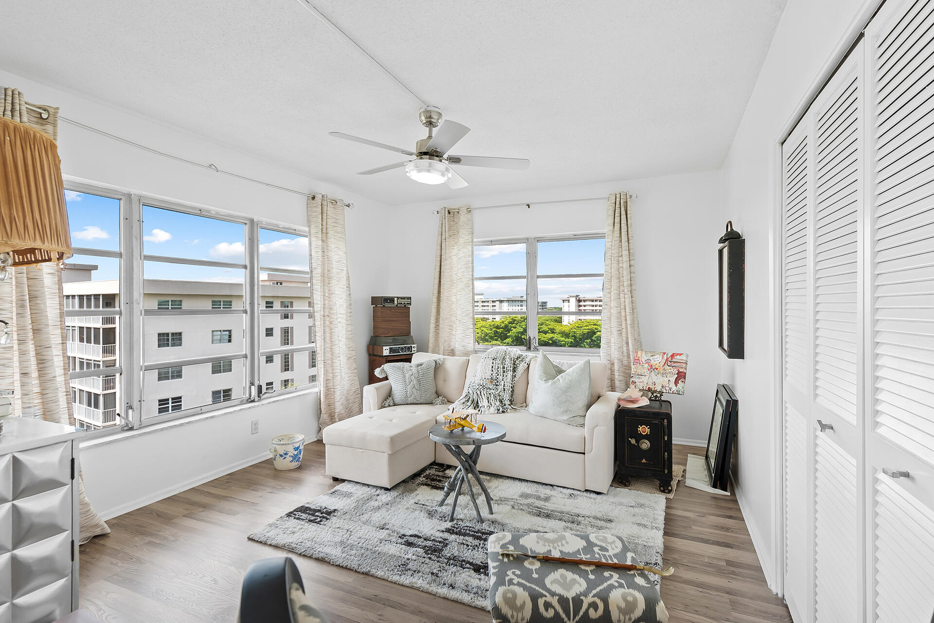 3200 N Palm Aire Drive Unit: 901