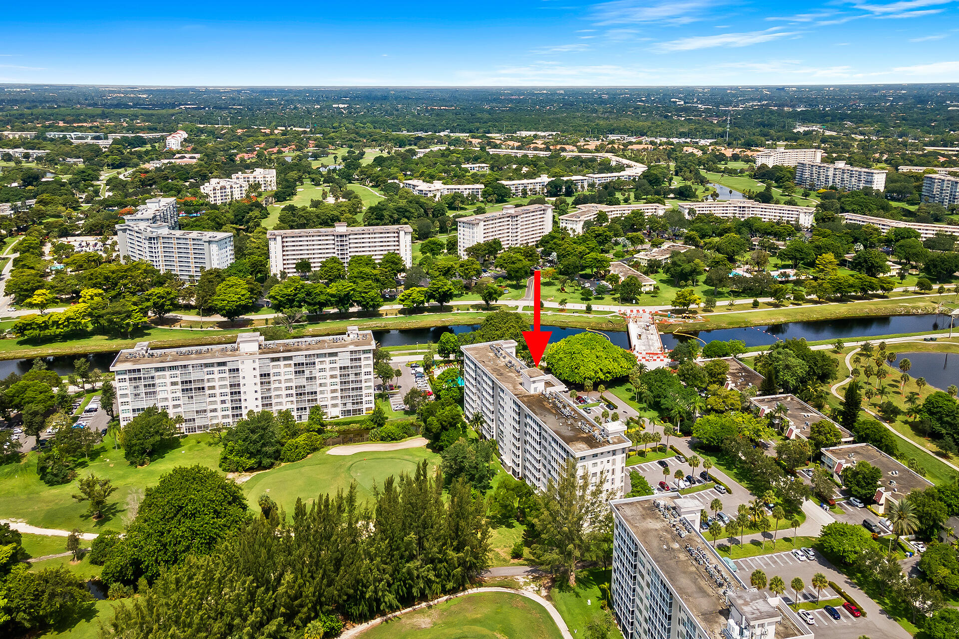 3200 N Palm Aire Drive Unit: 901