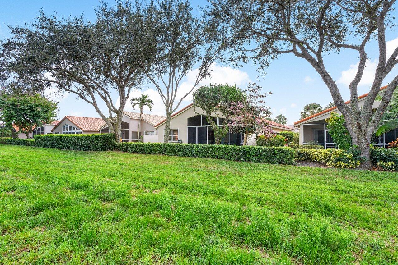 6821 Castlemaine Avenue