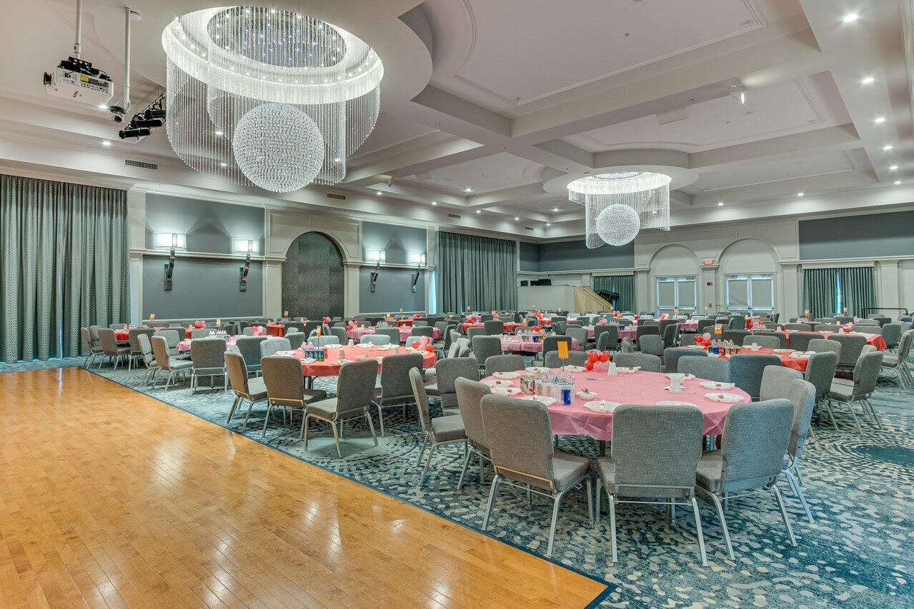 6821 Castlemaine Avenue