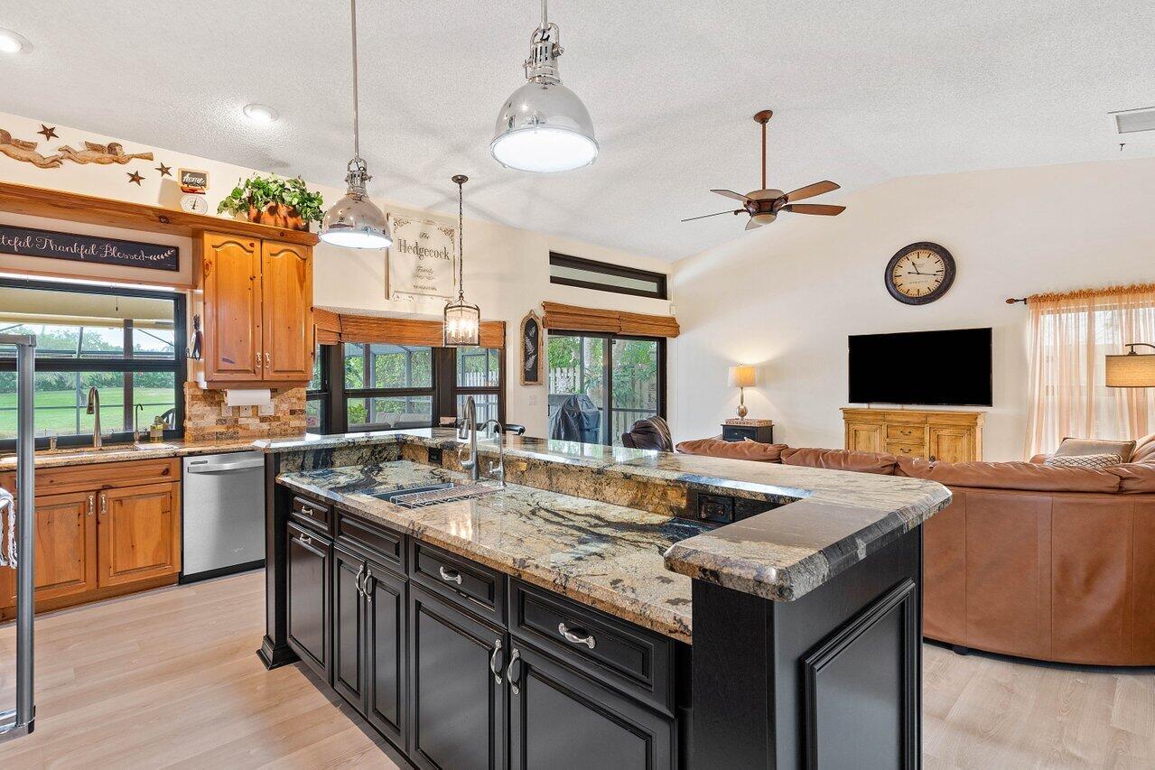 11440 Island Lakes Lane