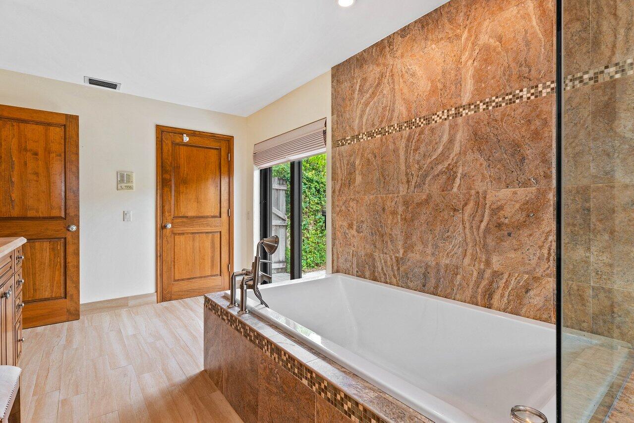 11440 Island Lakes Lane