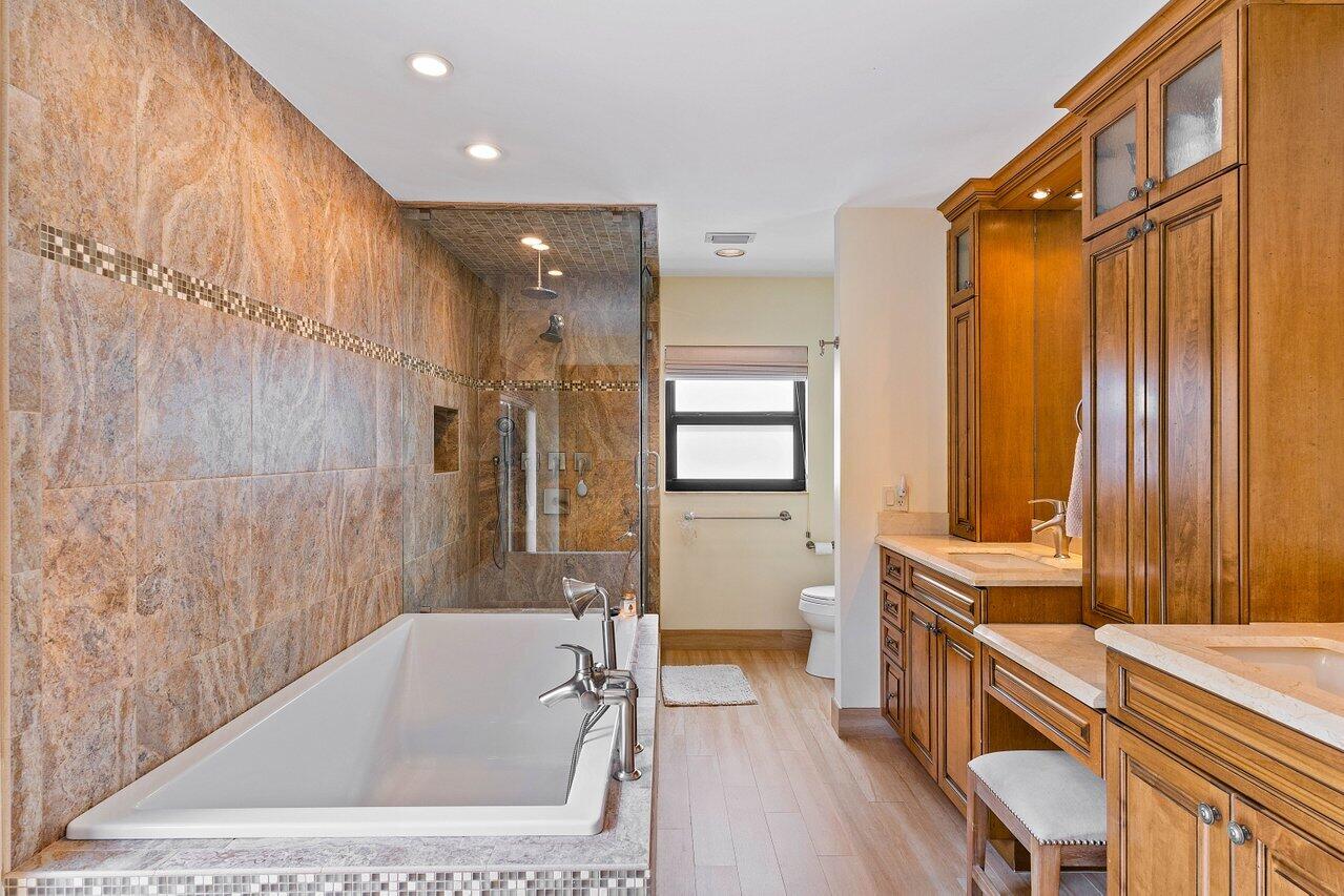 11440 Island Lakes Lane