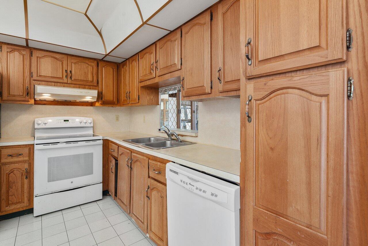 1025 SE 2nd Avenue 202