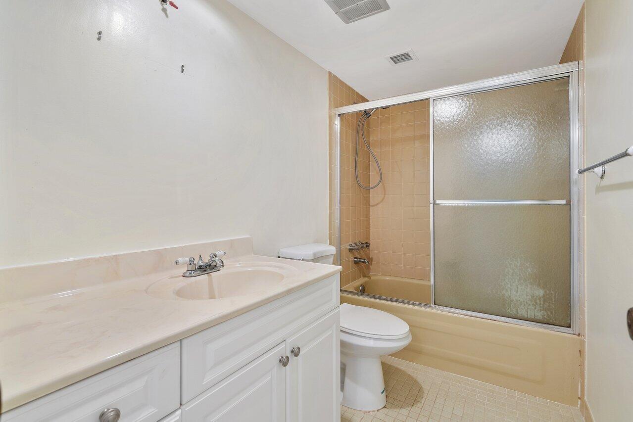 1025 SE 2nd Avenue 202