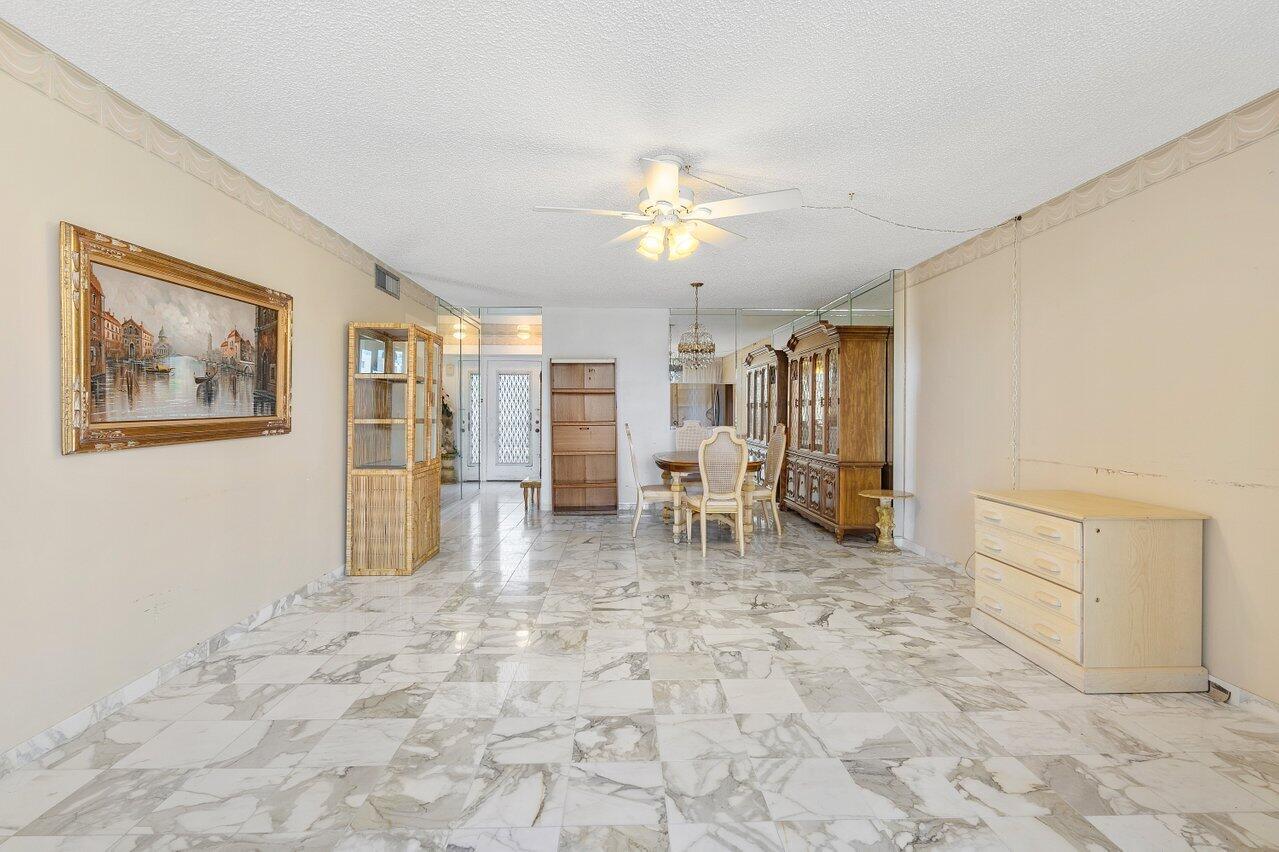 1025 SE 2nd Avenue 202