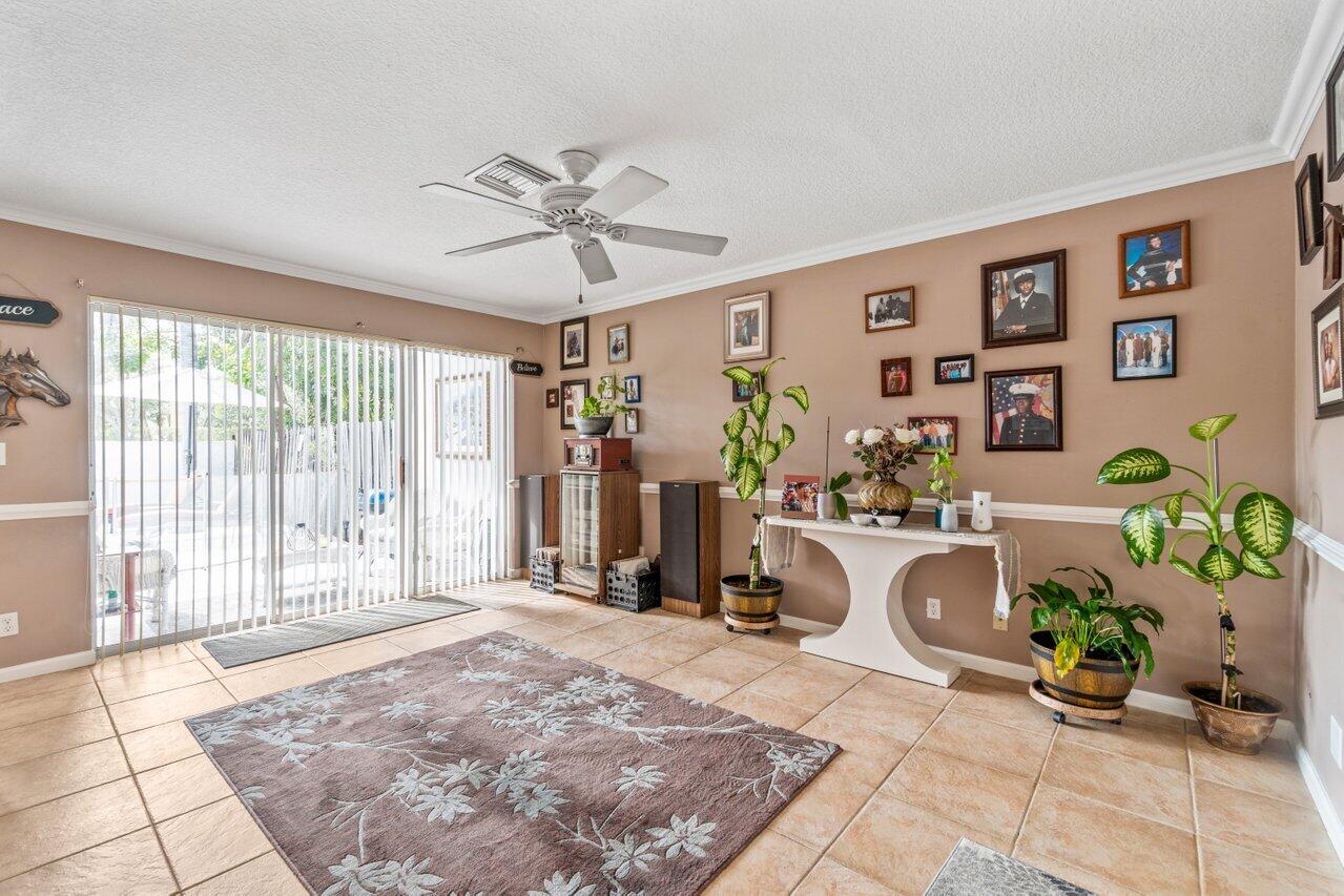 2915 NW 70th Avenue