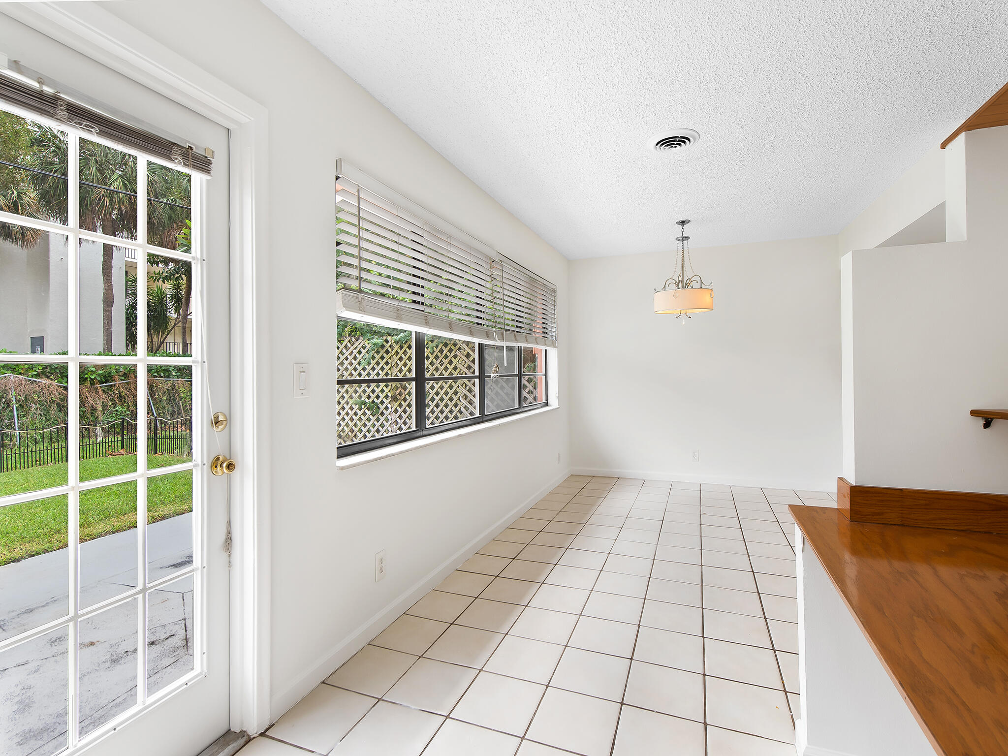 280 NE Wavecrest Way