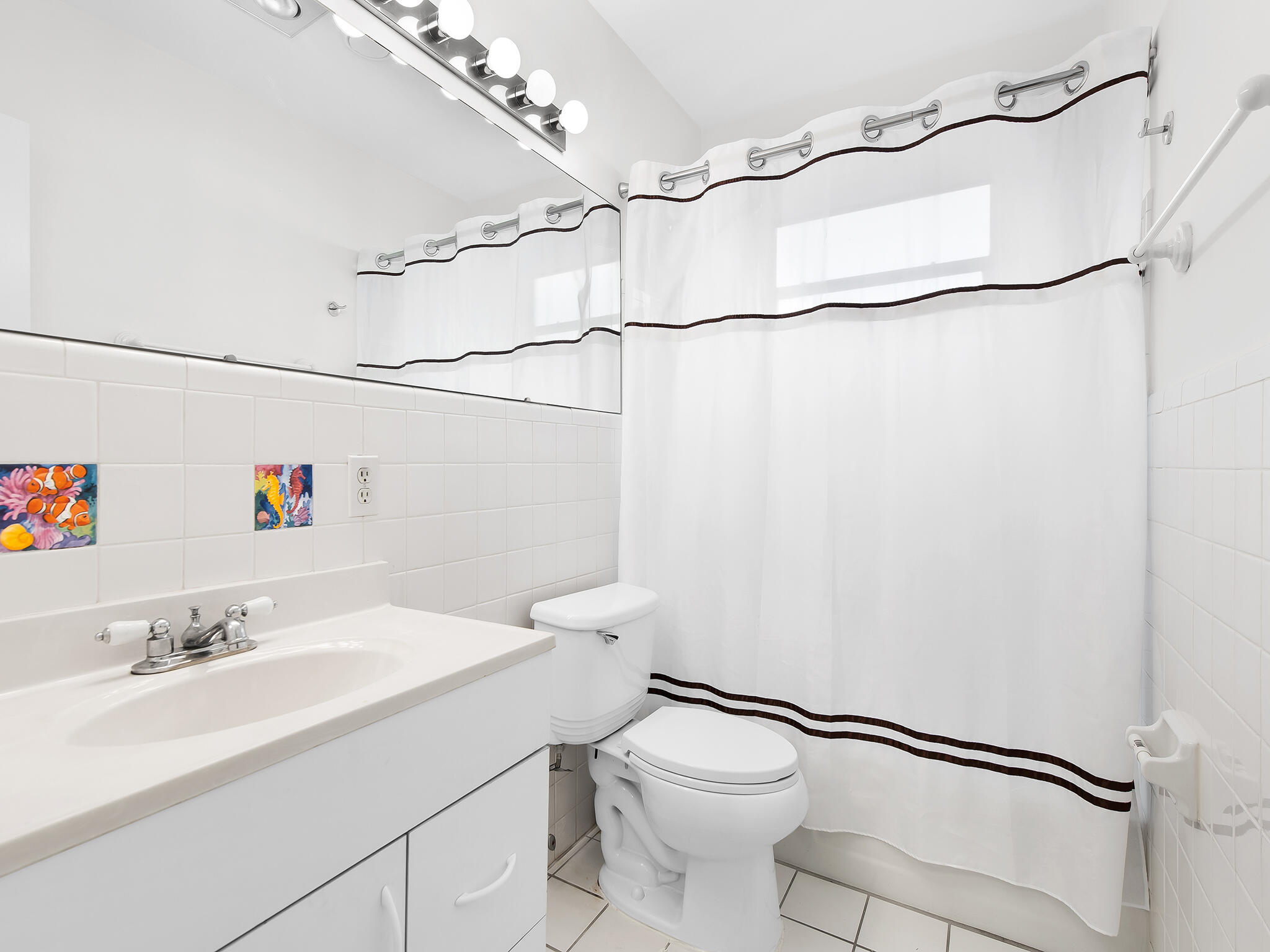 280 NE Wavecrest Way