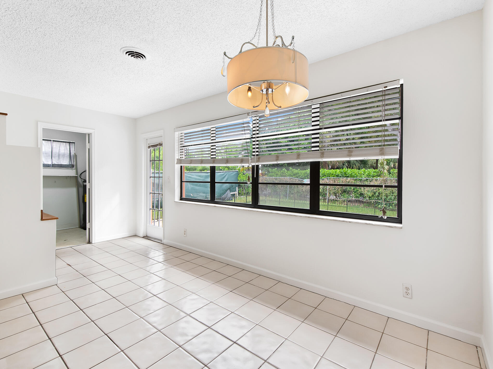 280 NE Wavecrest Way