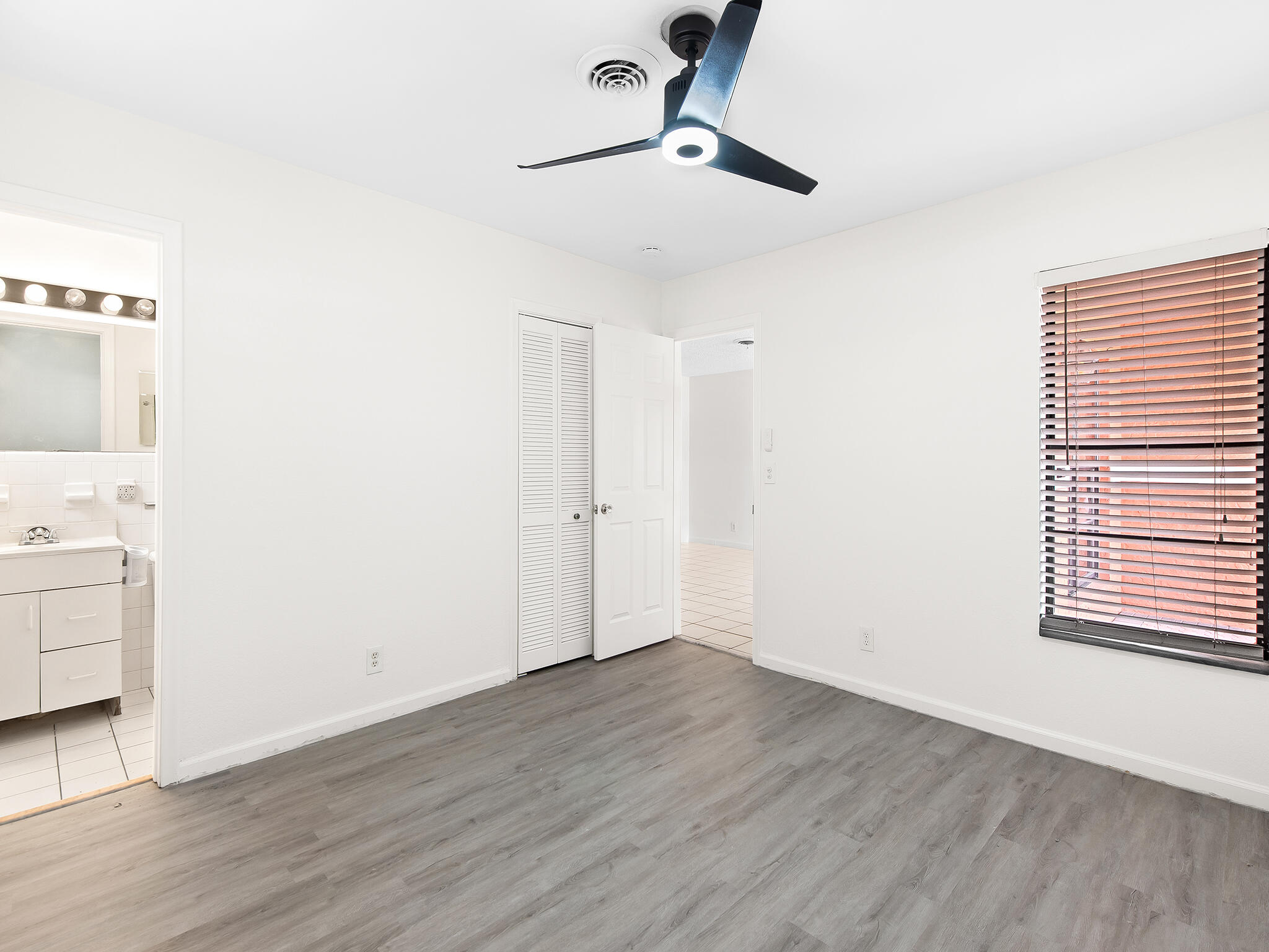 280 NE Wavecrest Way