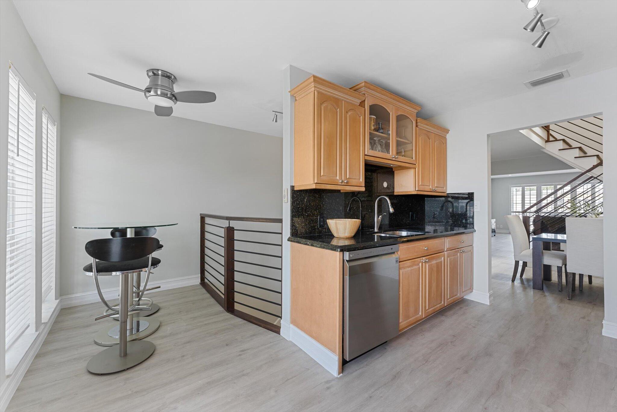 1194 Hillsboro Mile 31